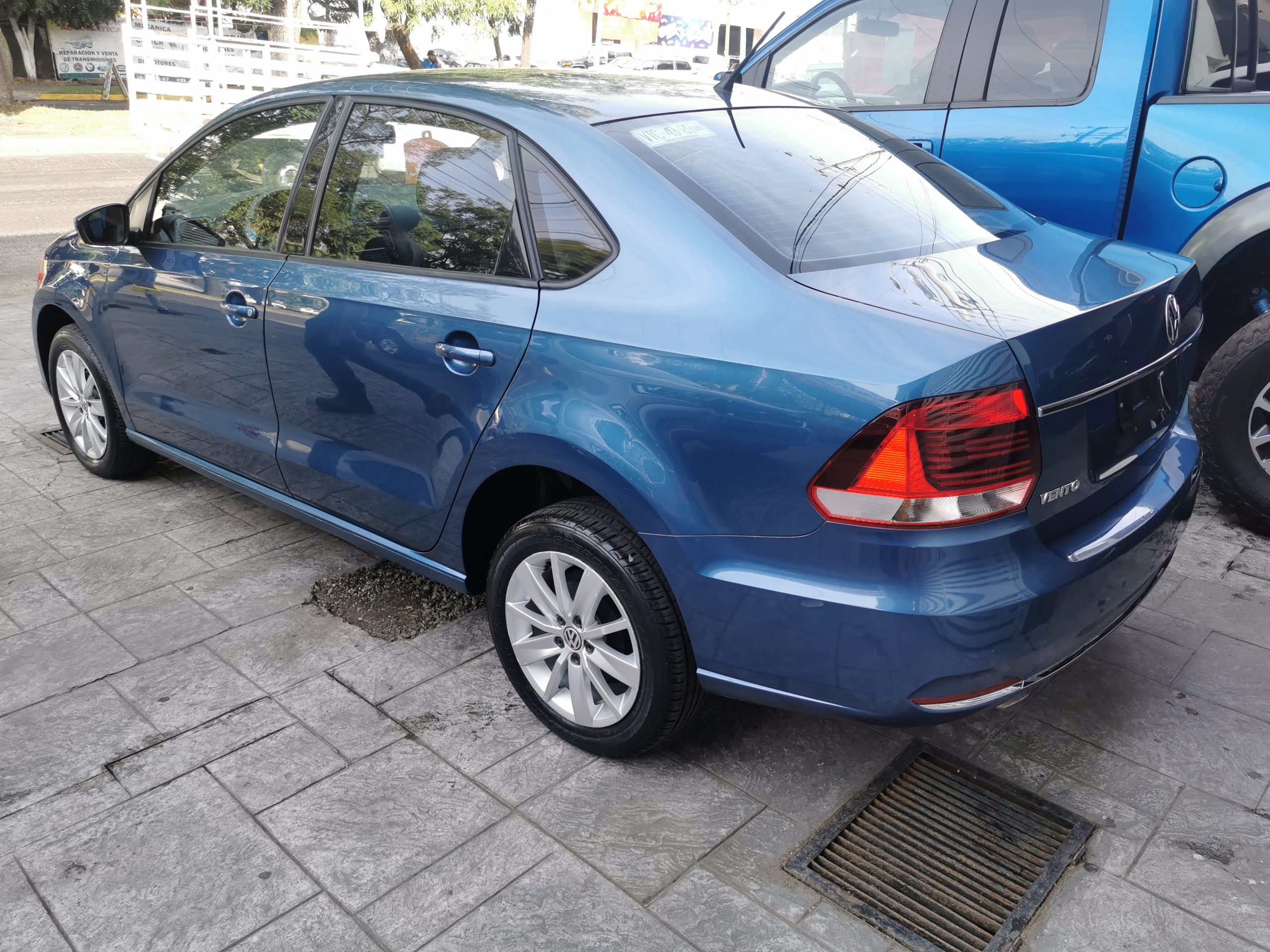 Volkswagen Vento 2018 CONFORLINE Automático Azul