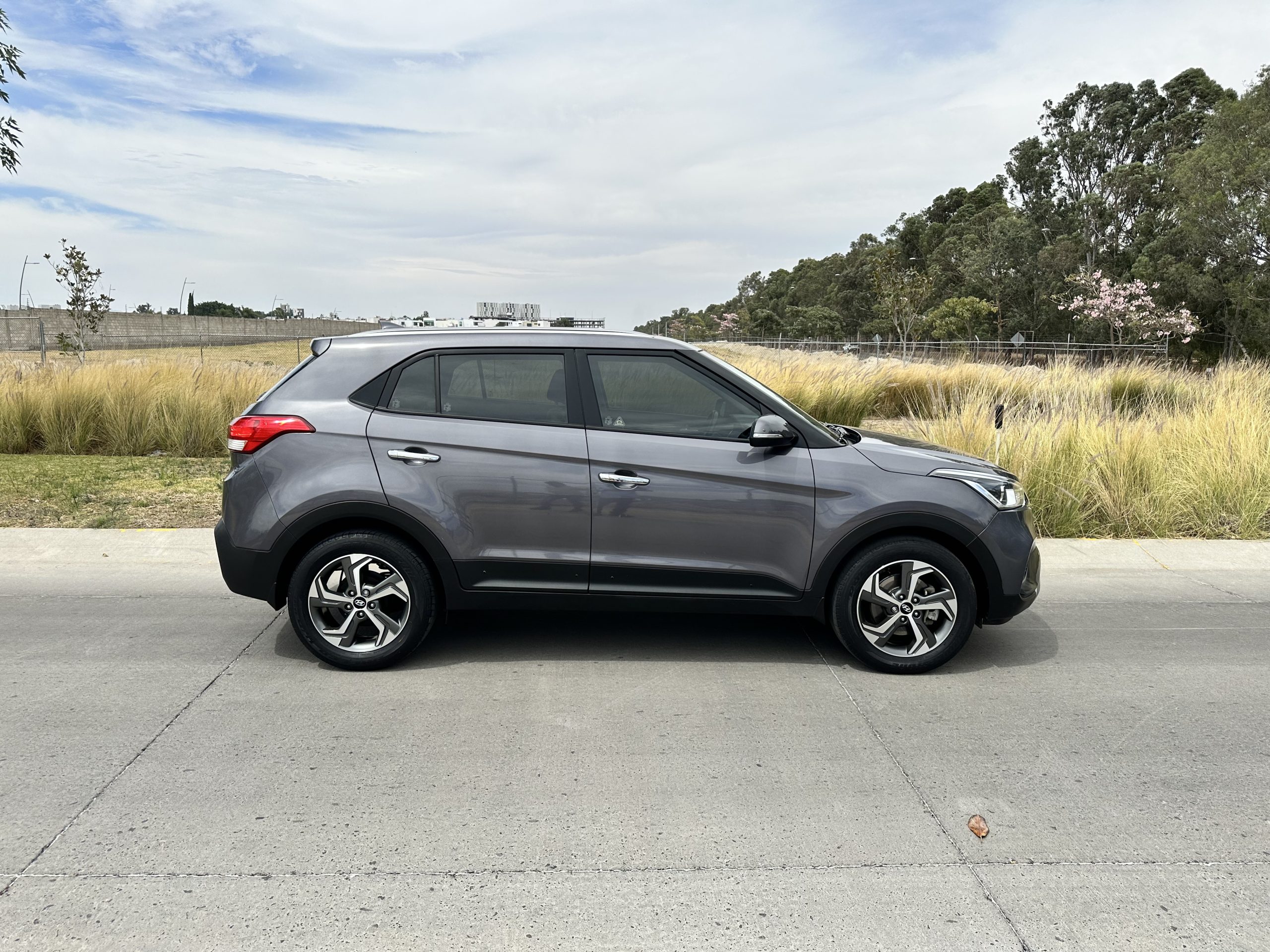 Hyundai Creta 2019 LIMITED Automático Gris