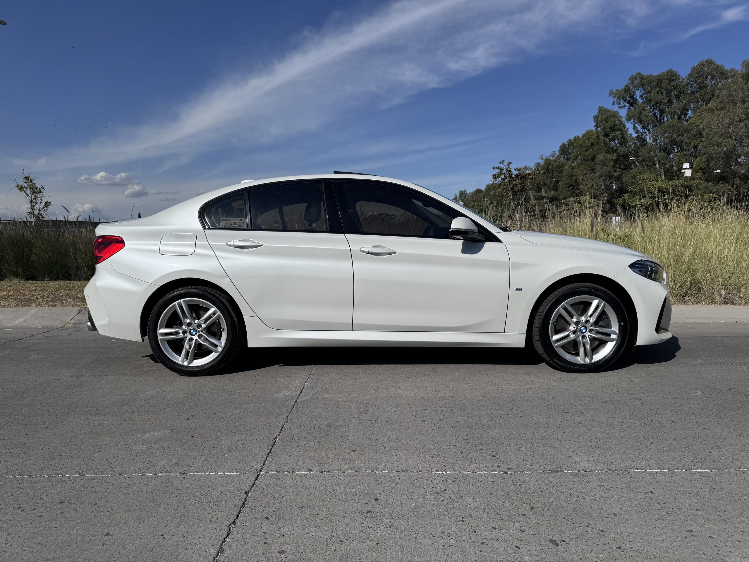 BMW Serie 1 2021 120i Sportline Automático Blanco