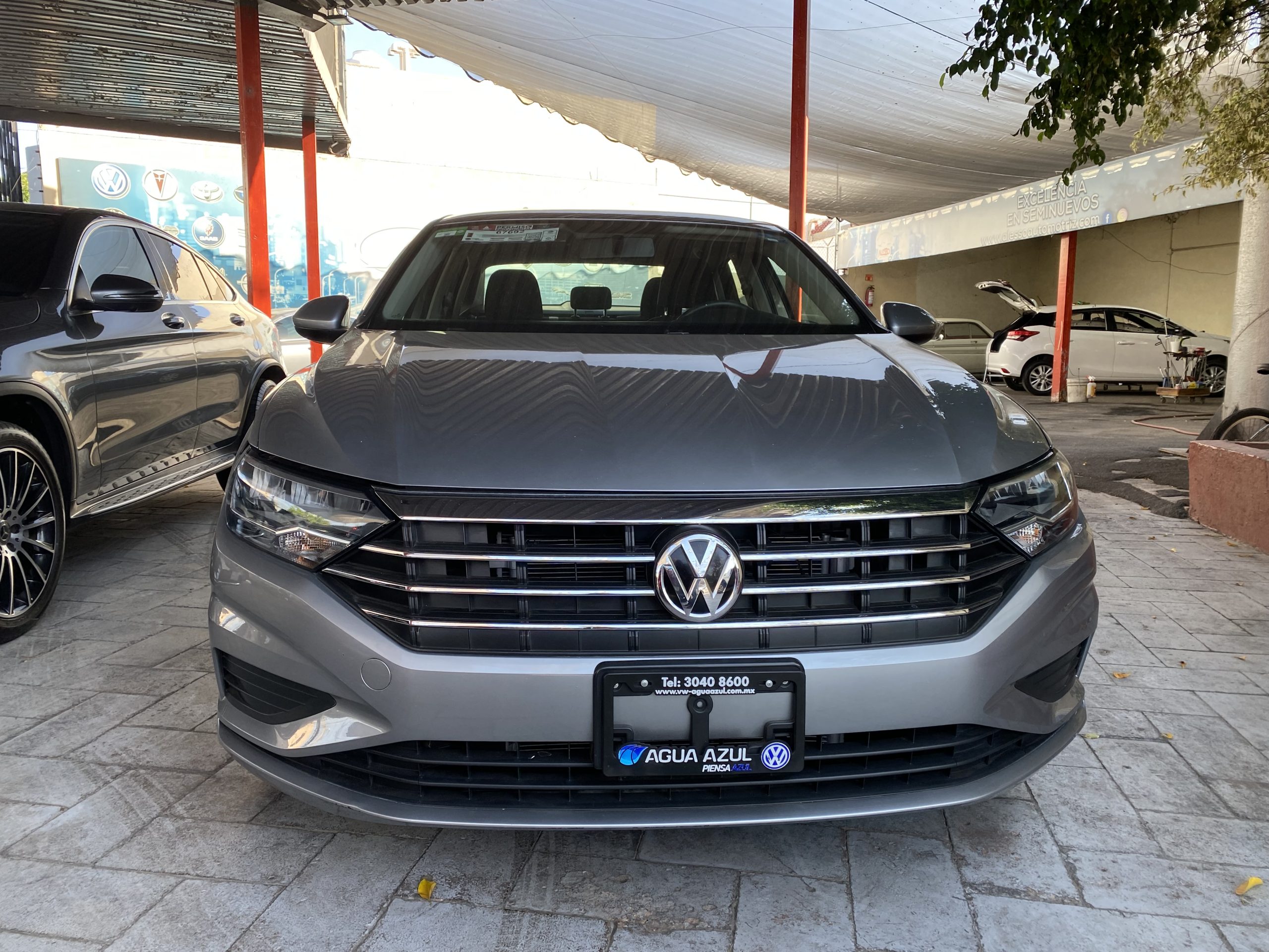 Volkswagen Jetta 2020 TRENDLINE Automático Plata