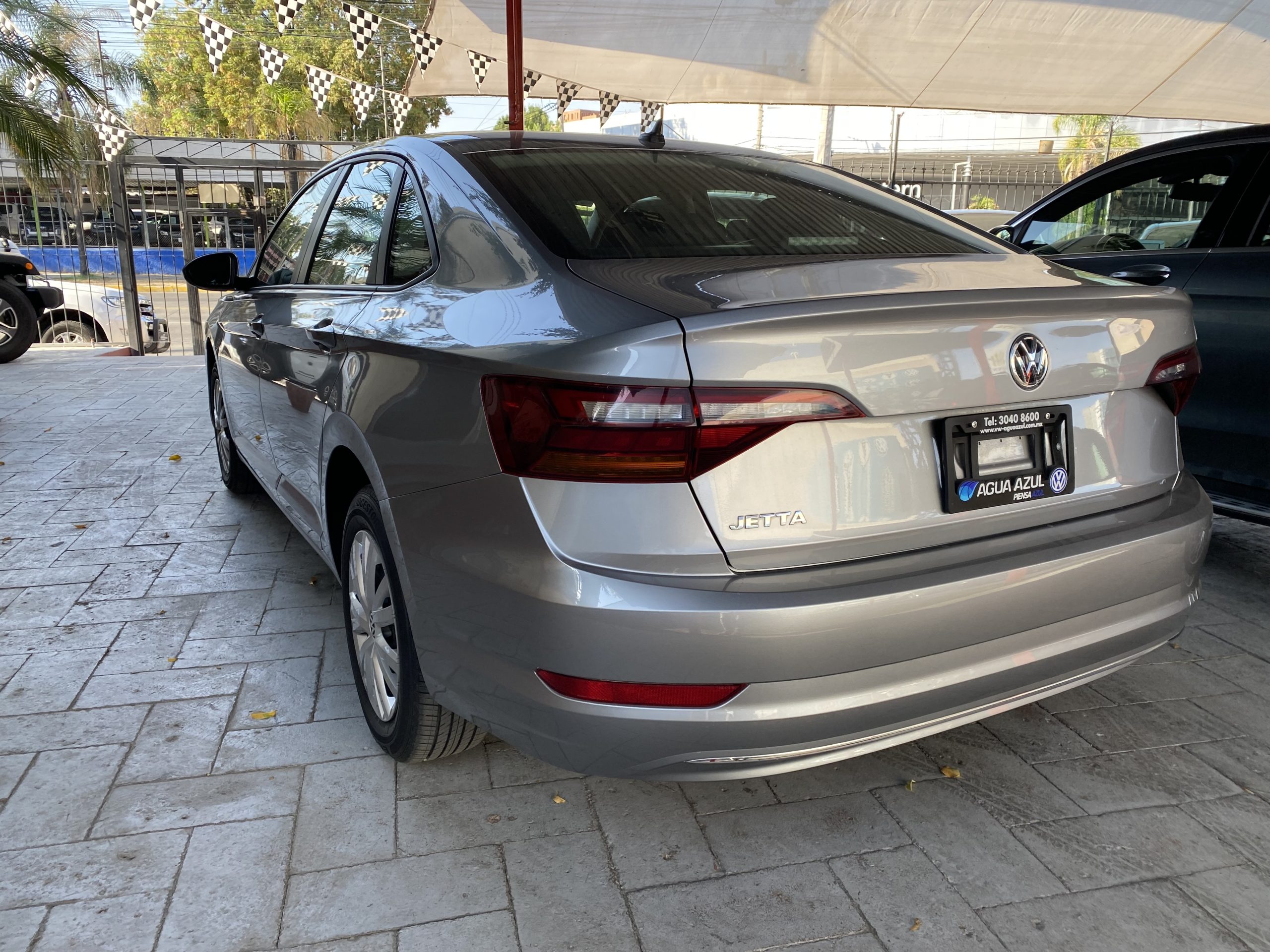 Volkswagen Jetta 2020 TRENDLINE Automático Plata