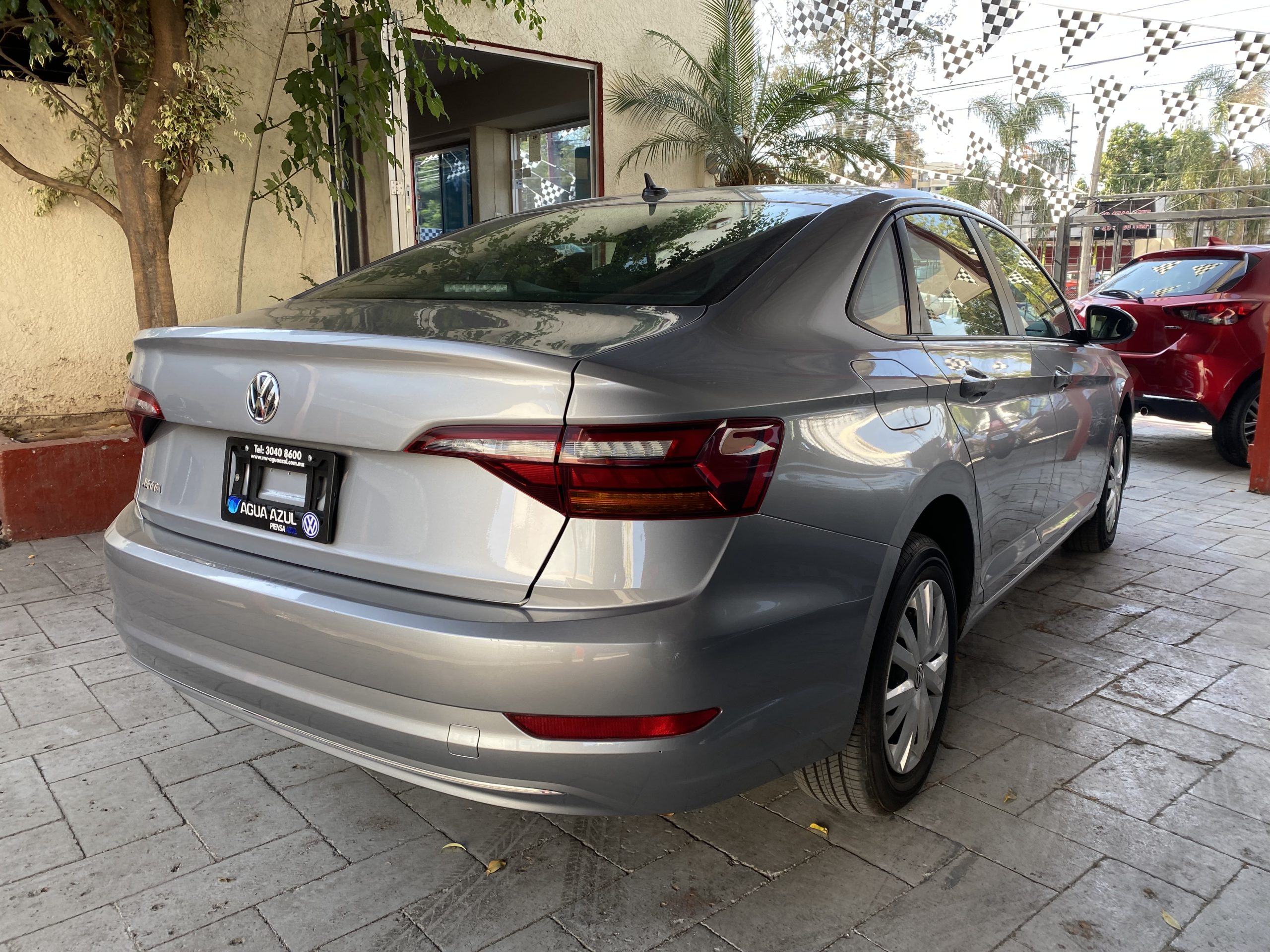 Volkswagen Jetta 2020 TRENDLINE Automático Plata