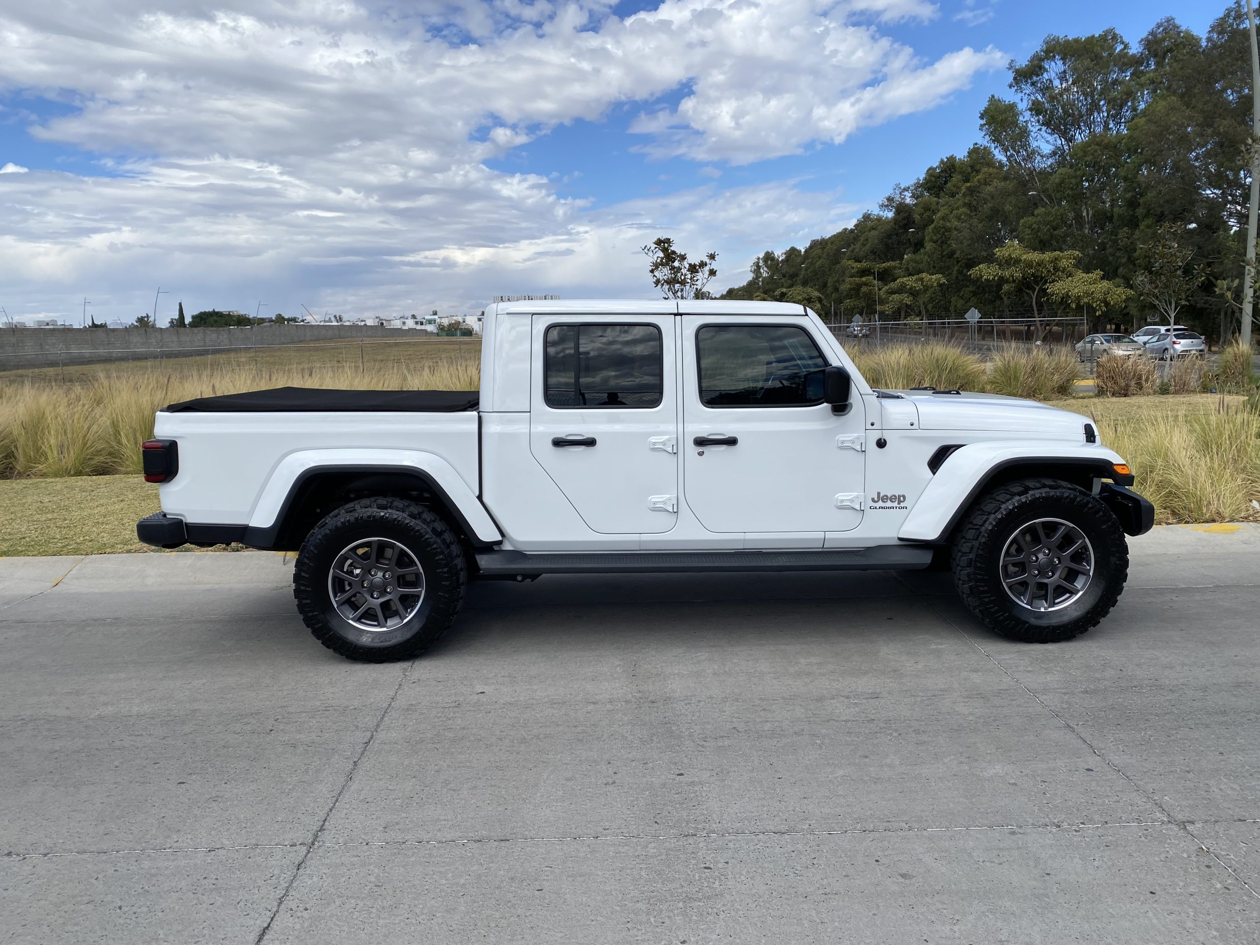 Jeep Gladiator 2021 Overland Automático Blanco