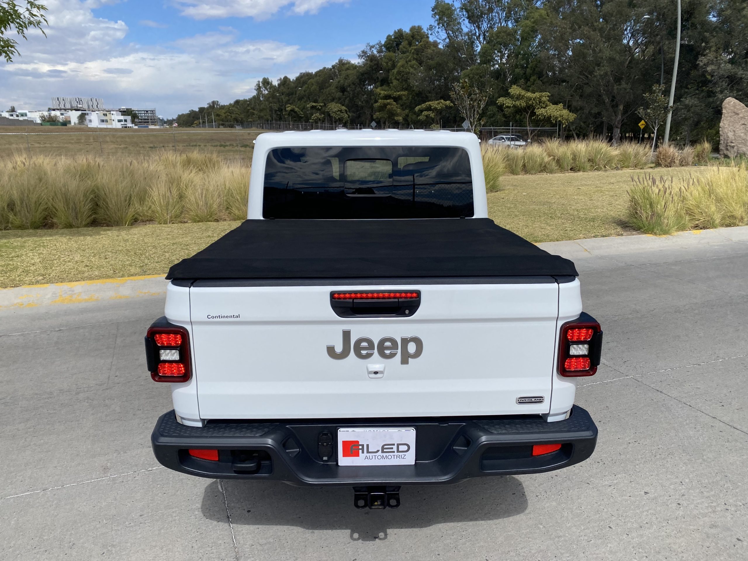 Jeep Gladiator 2021 Overland Automático Blanco