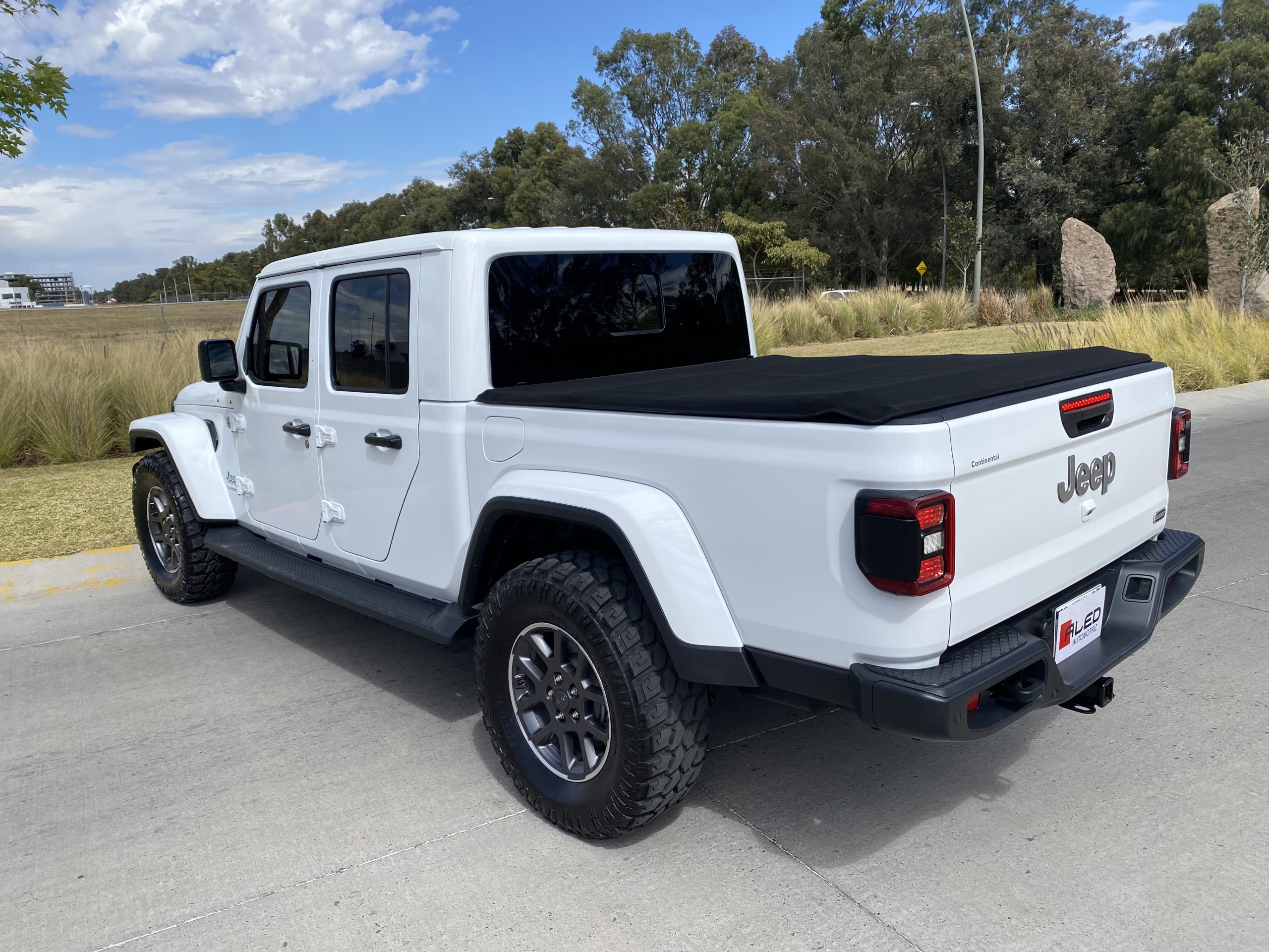 Jeep Gladiator 2021 Overland Automático Blanco