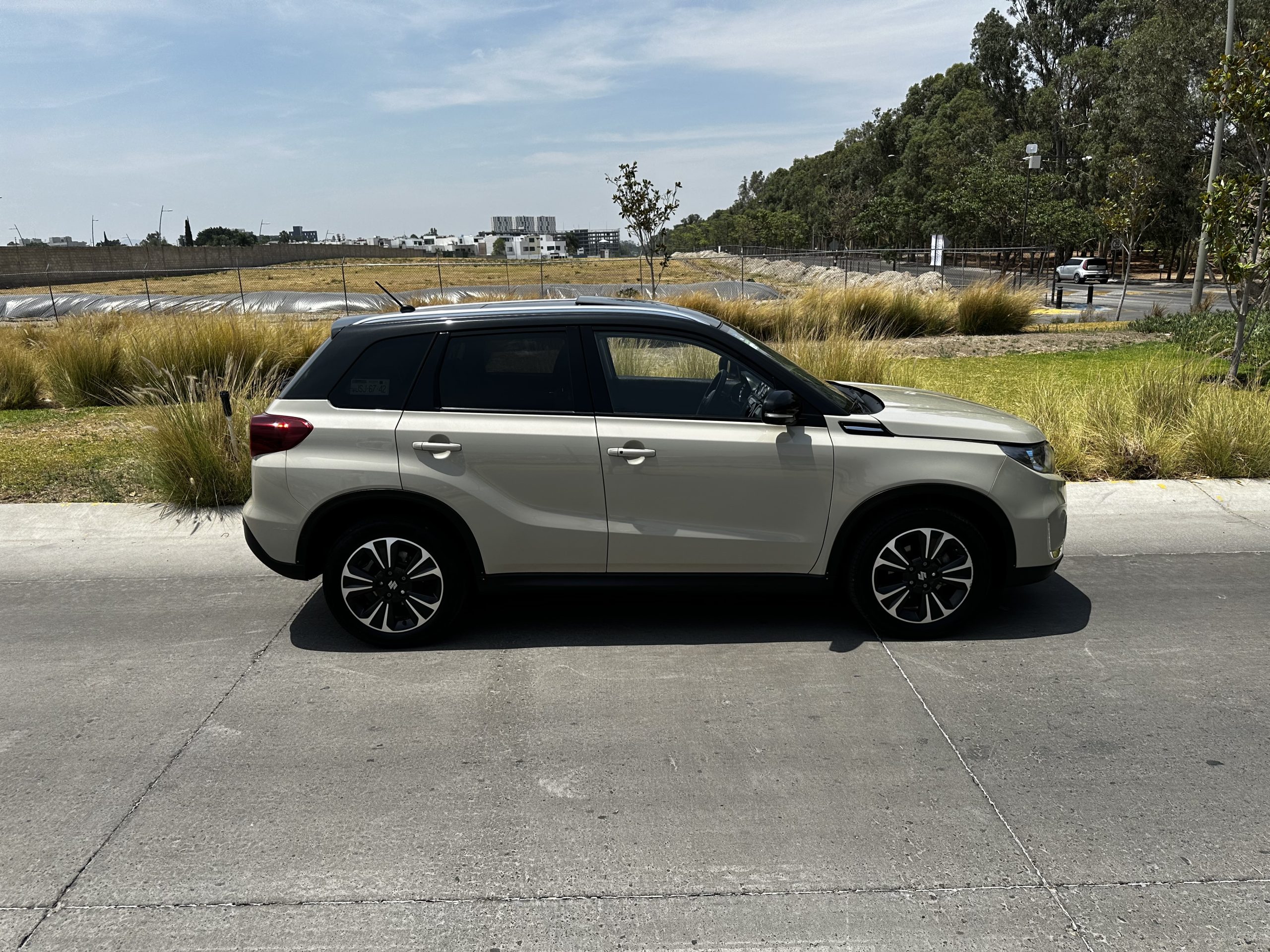 Suzuki Vitara 2021 GLX Automático Beige