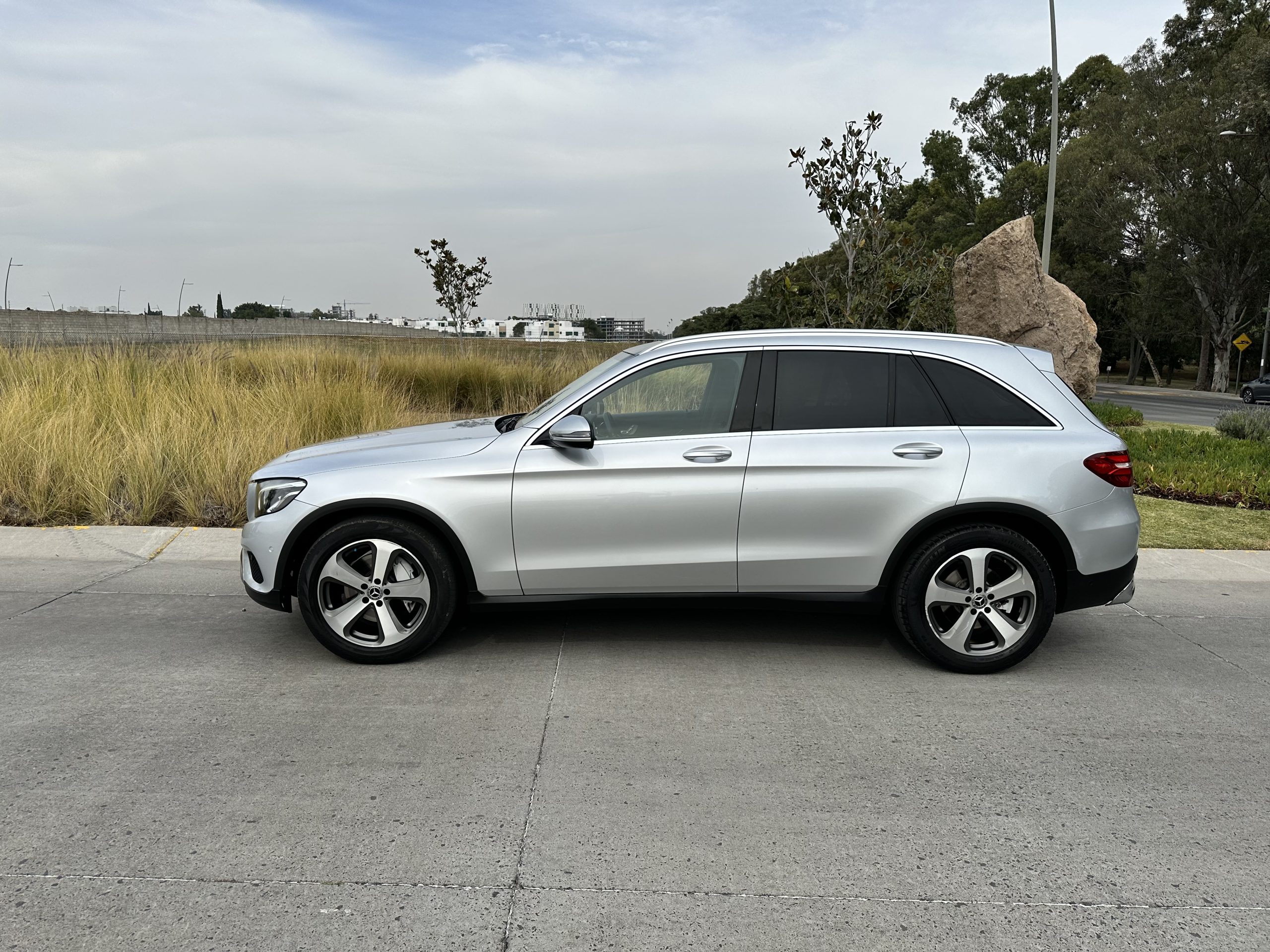 Mercedes-Benz Clase GLC 2018 300 Off Road Automático Plata
