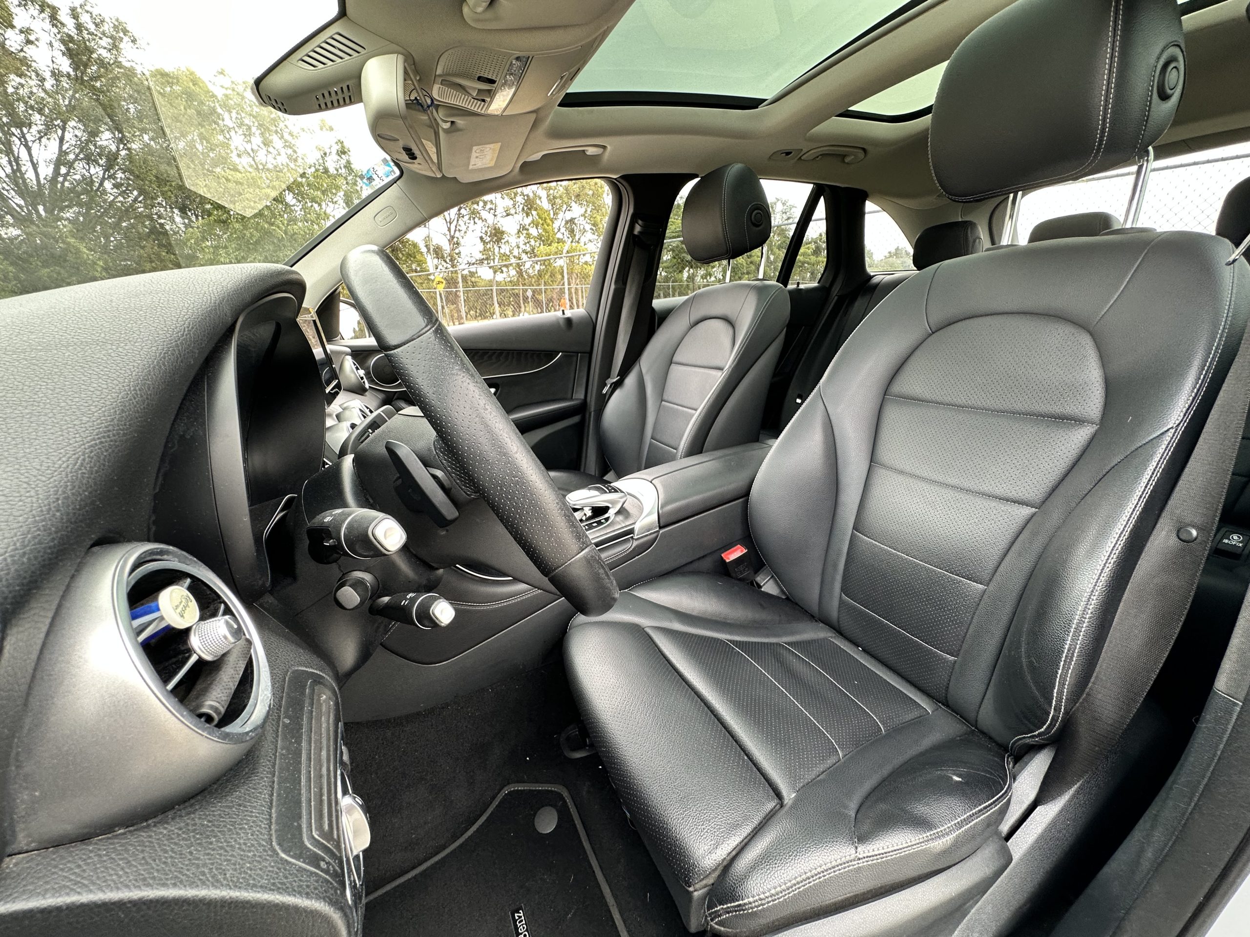Mercedes-Benz Clase GLC 2018 300 Off Road Automático Plata