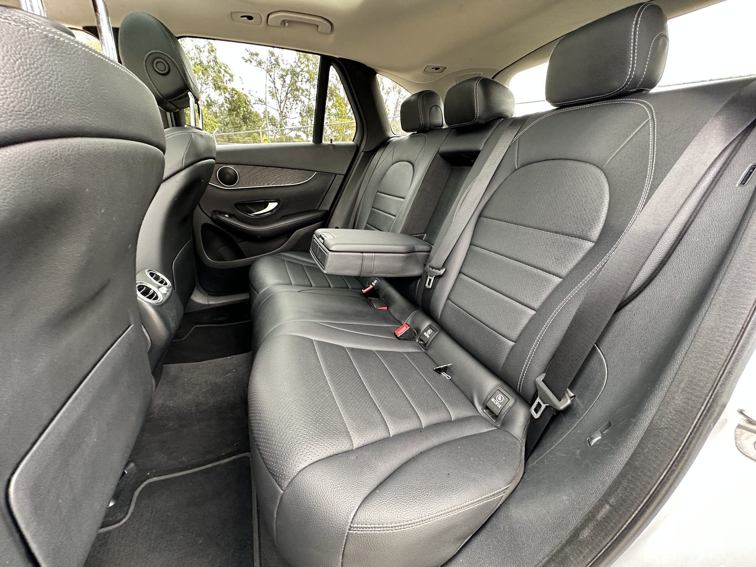 Mercedes-Benz Clase GLC 2018 300 Off Road Automático Plata