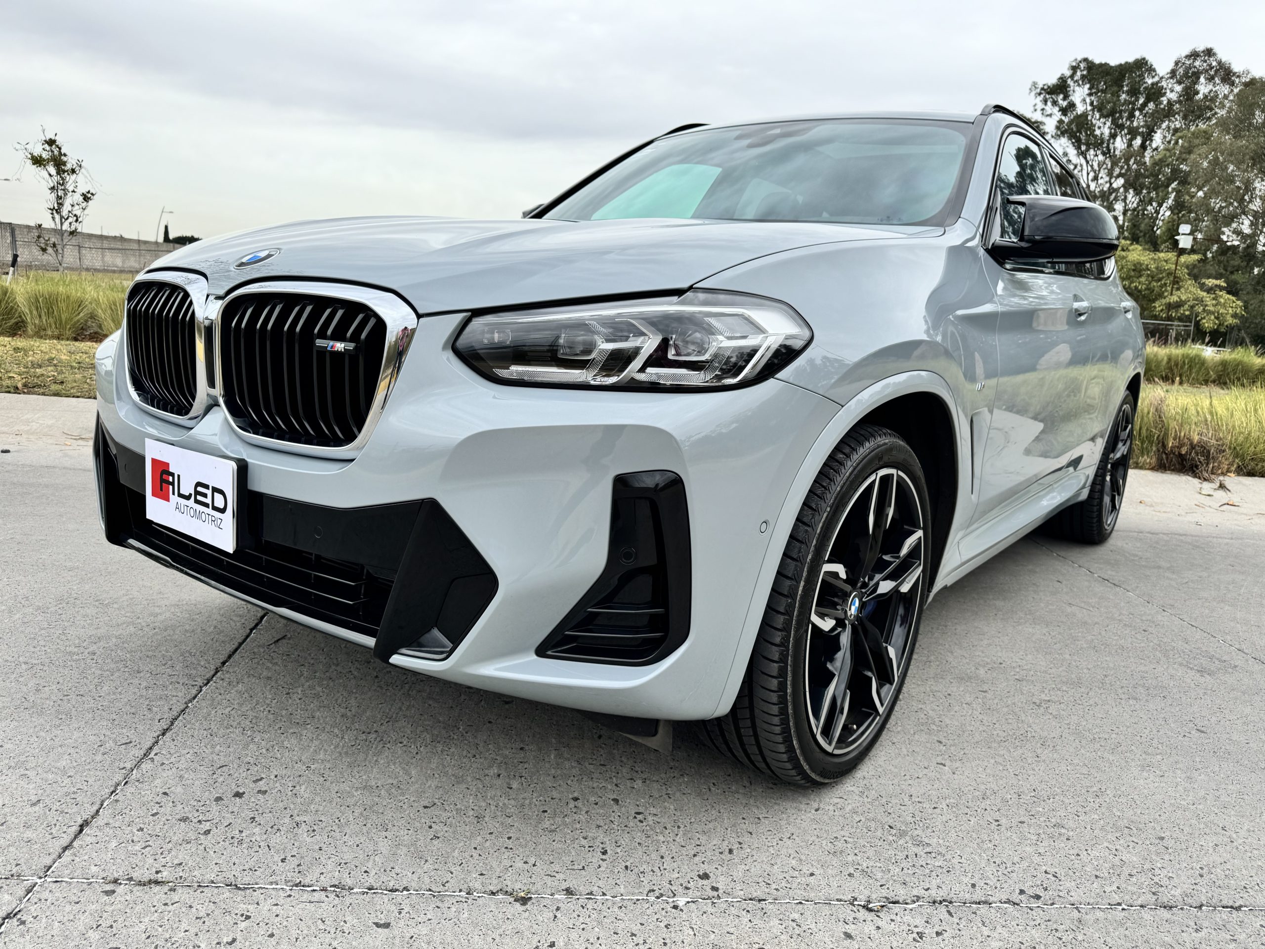 BMW X3 2023 M40 Automático Gris