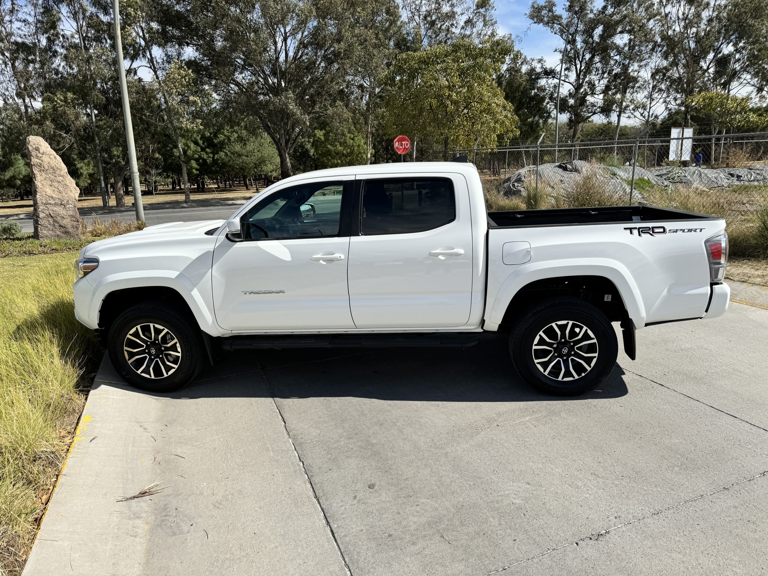 Toyota Tacoma 2023 TRD 4x2 Automático Blanco