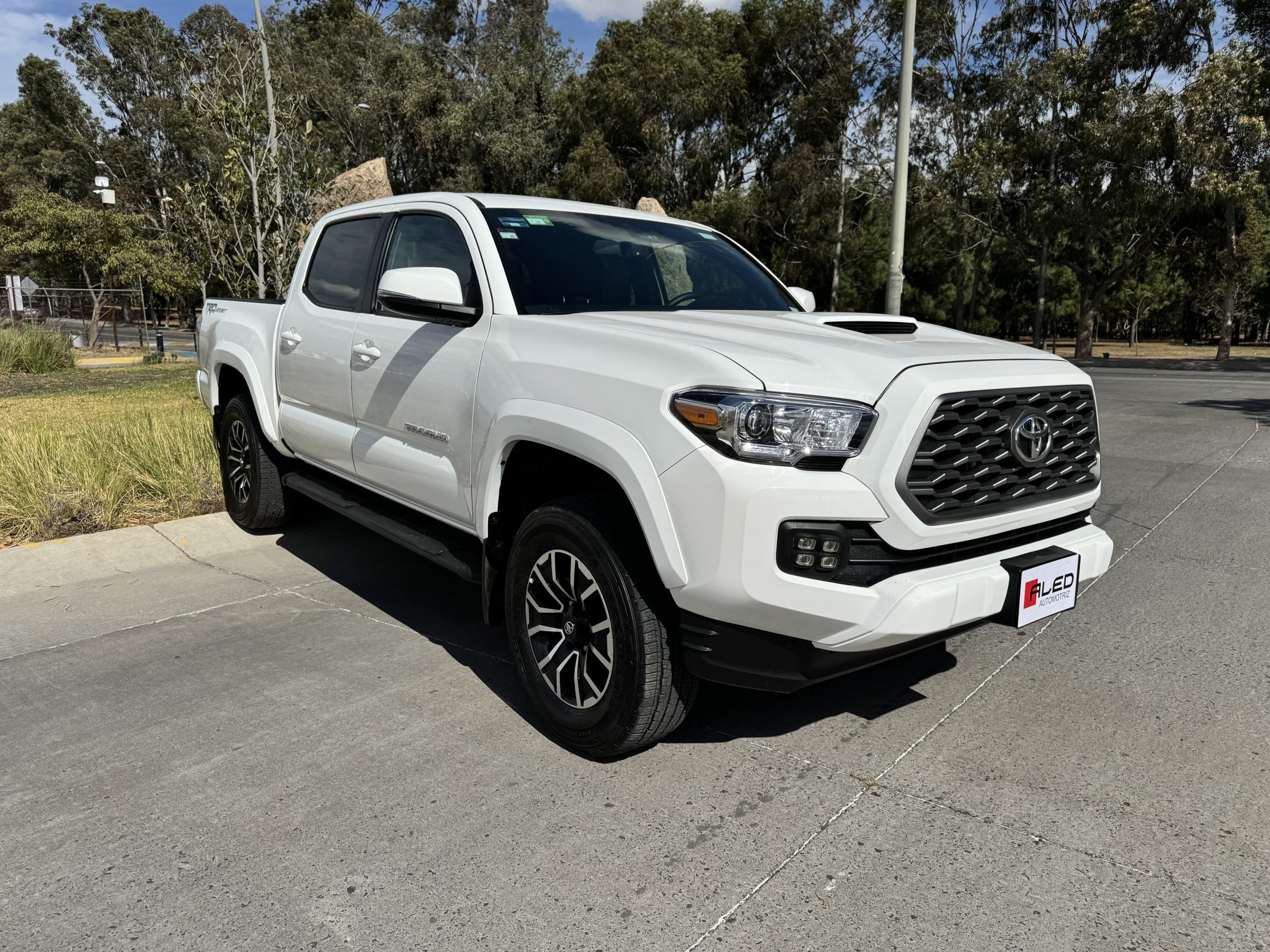 Toyota Tacoma 2023 TRD 4x2 Automático Blanco