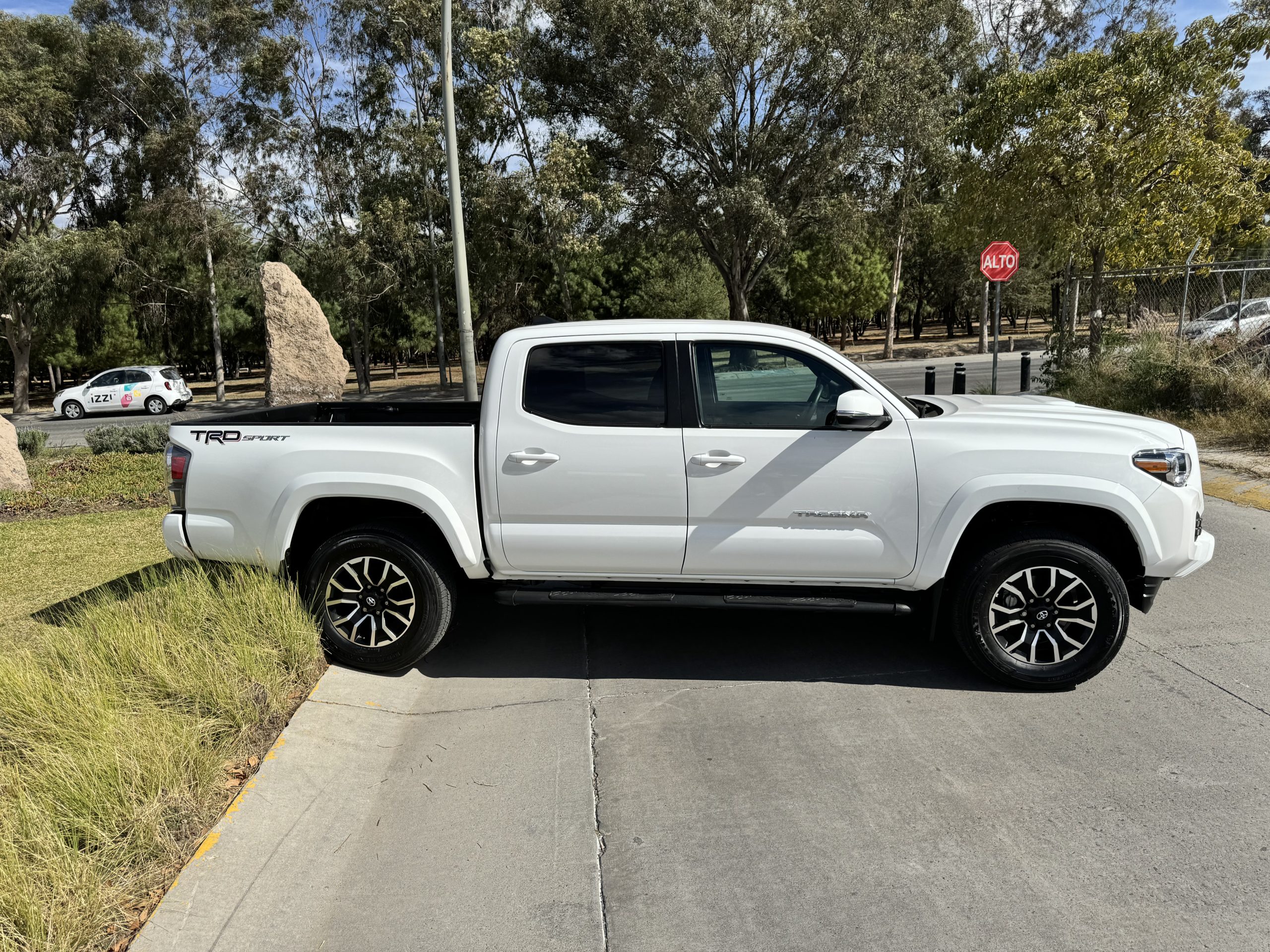 Toyota Tacoma 2023 TRD 4x2 Automático Blanco