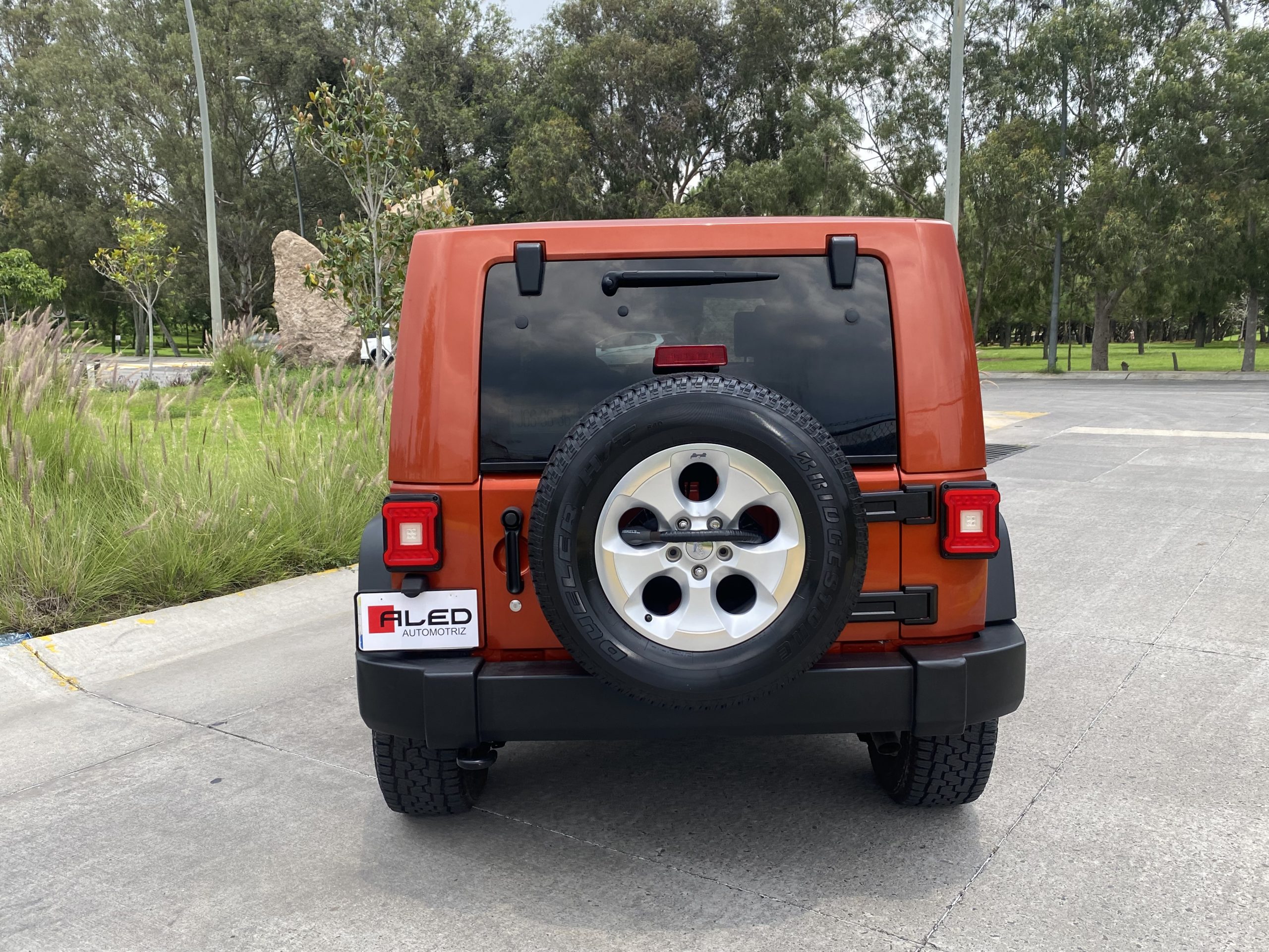 Jeep Wrangler 2009 Rubicon Unlimited Automático Naranja