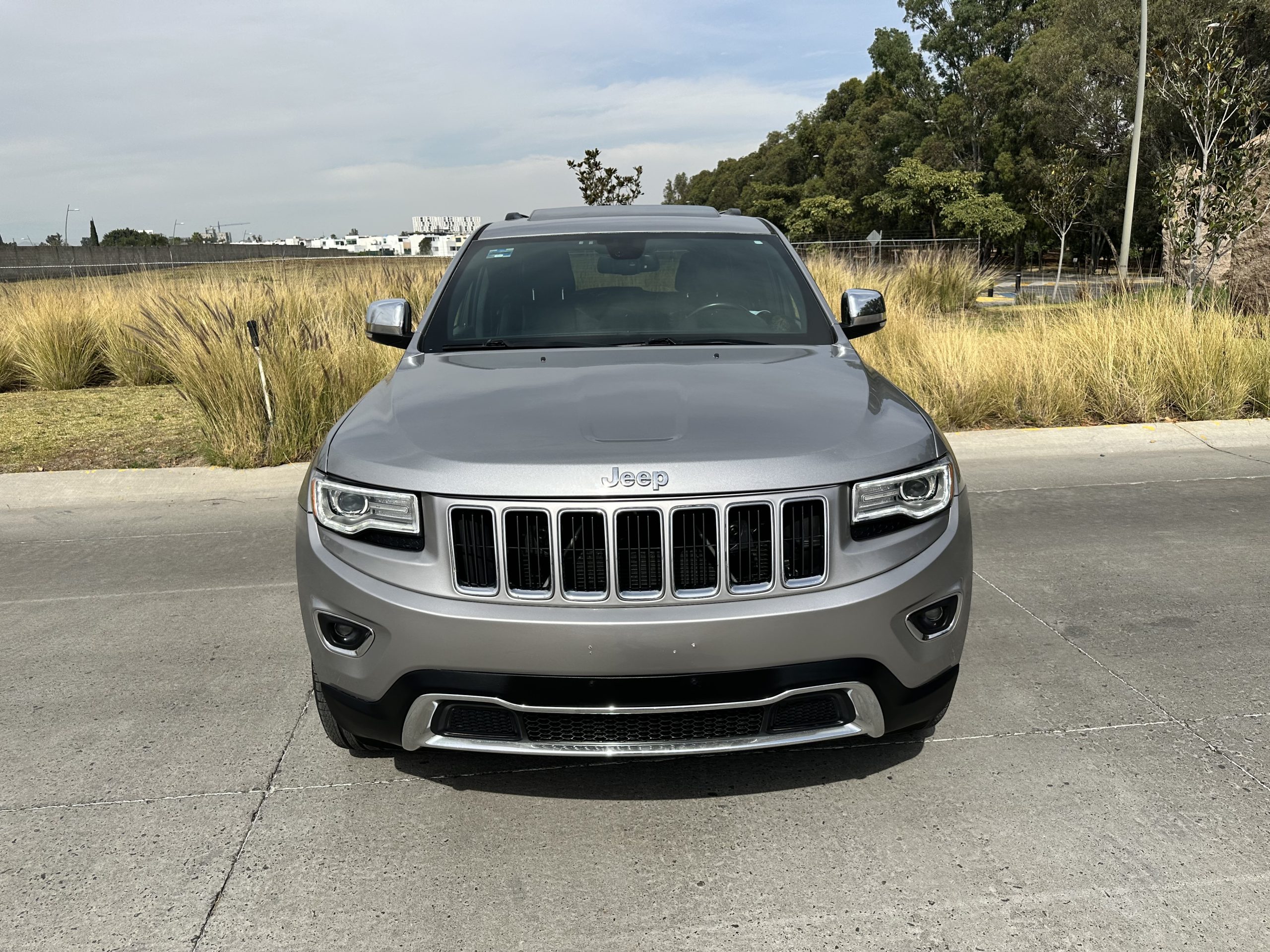 Jeep Grand Cherokee 2016 Limited lujo V6 Automático Gris