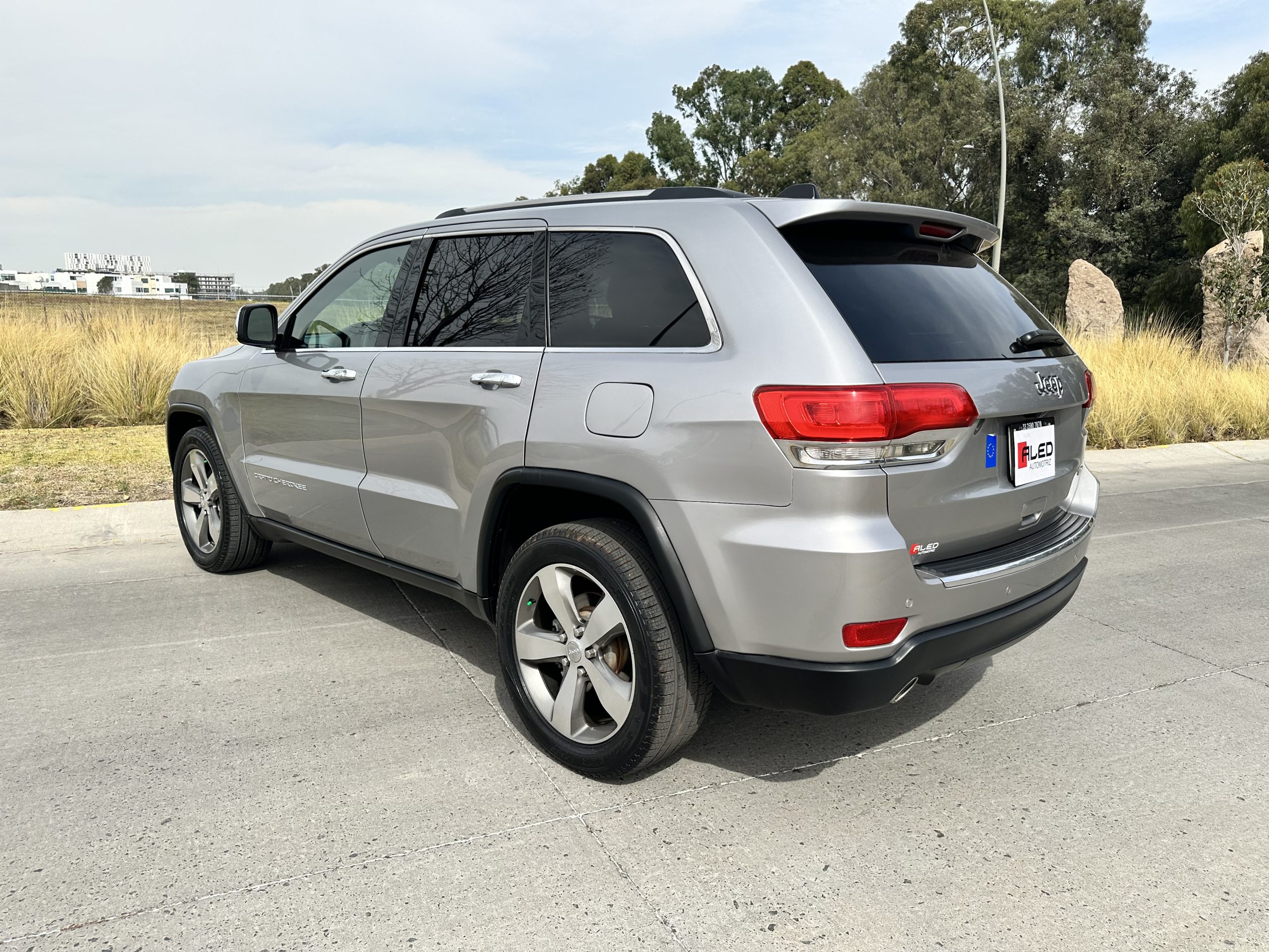 Jeep Grand Cherokee 2016 Limited lujo V6 Automático Gris