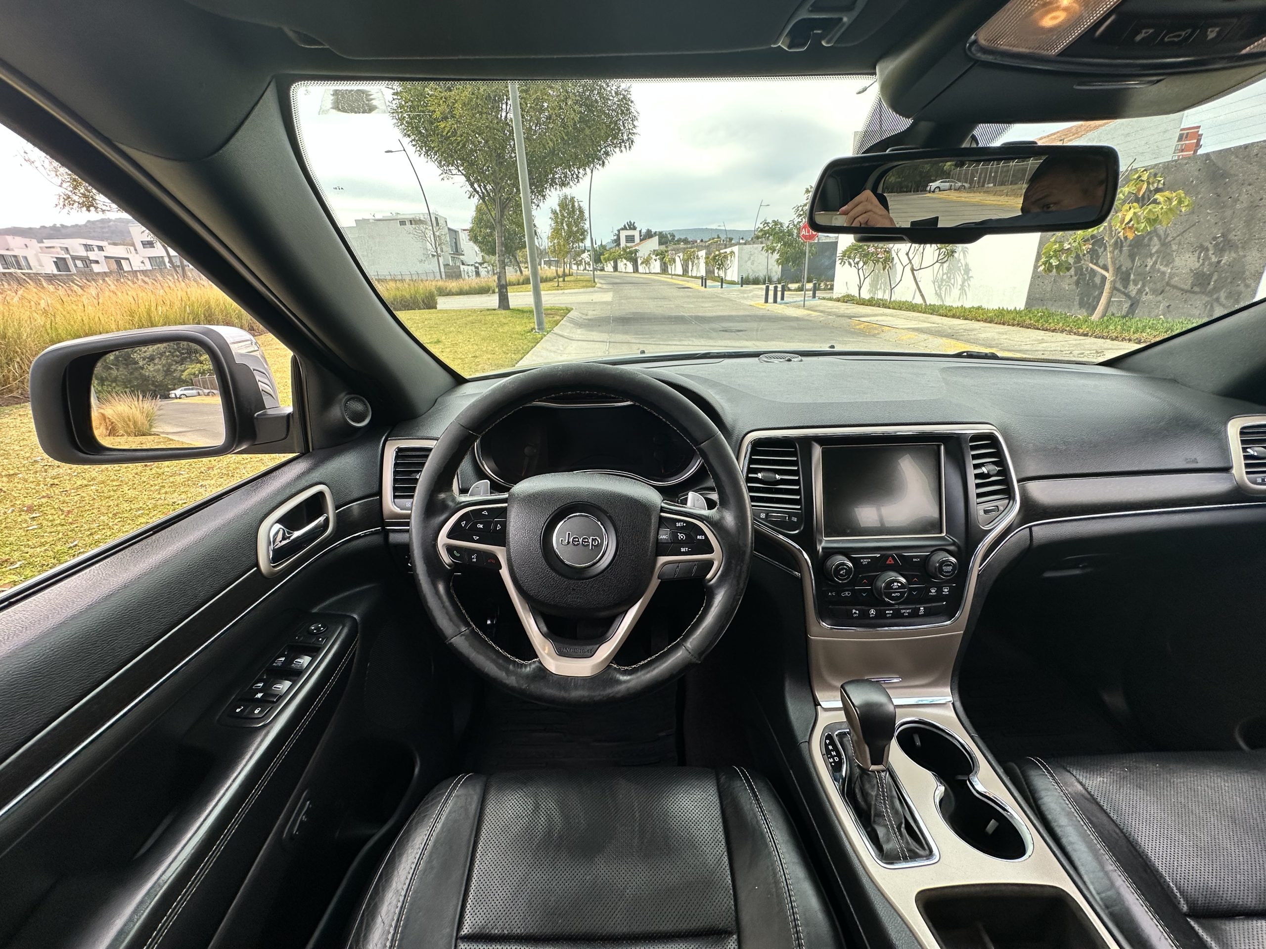 Jeep Grand Cherokee 2016 Limited lujo V6 Automático Gris