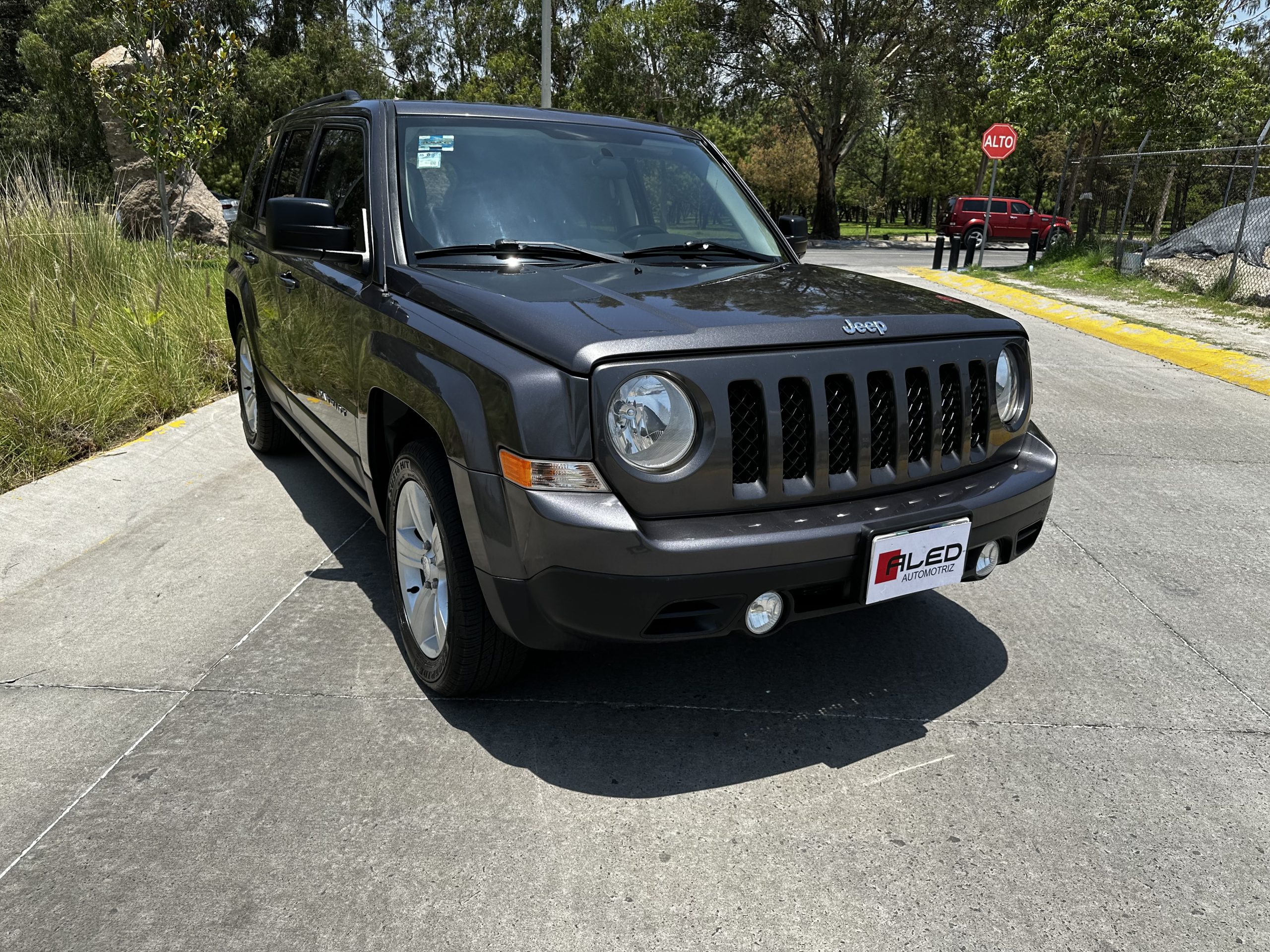 Jeep Patriot 2016 Latitude Automático Gris