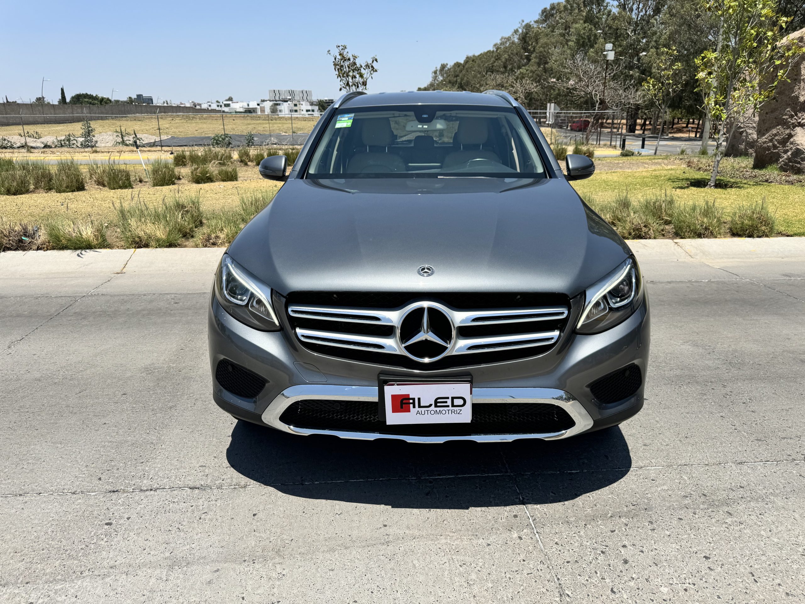 Mercedes-Benz Clase GLC 2020 300 Off Road Automático Gris
