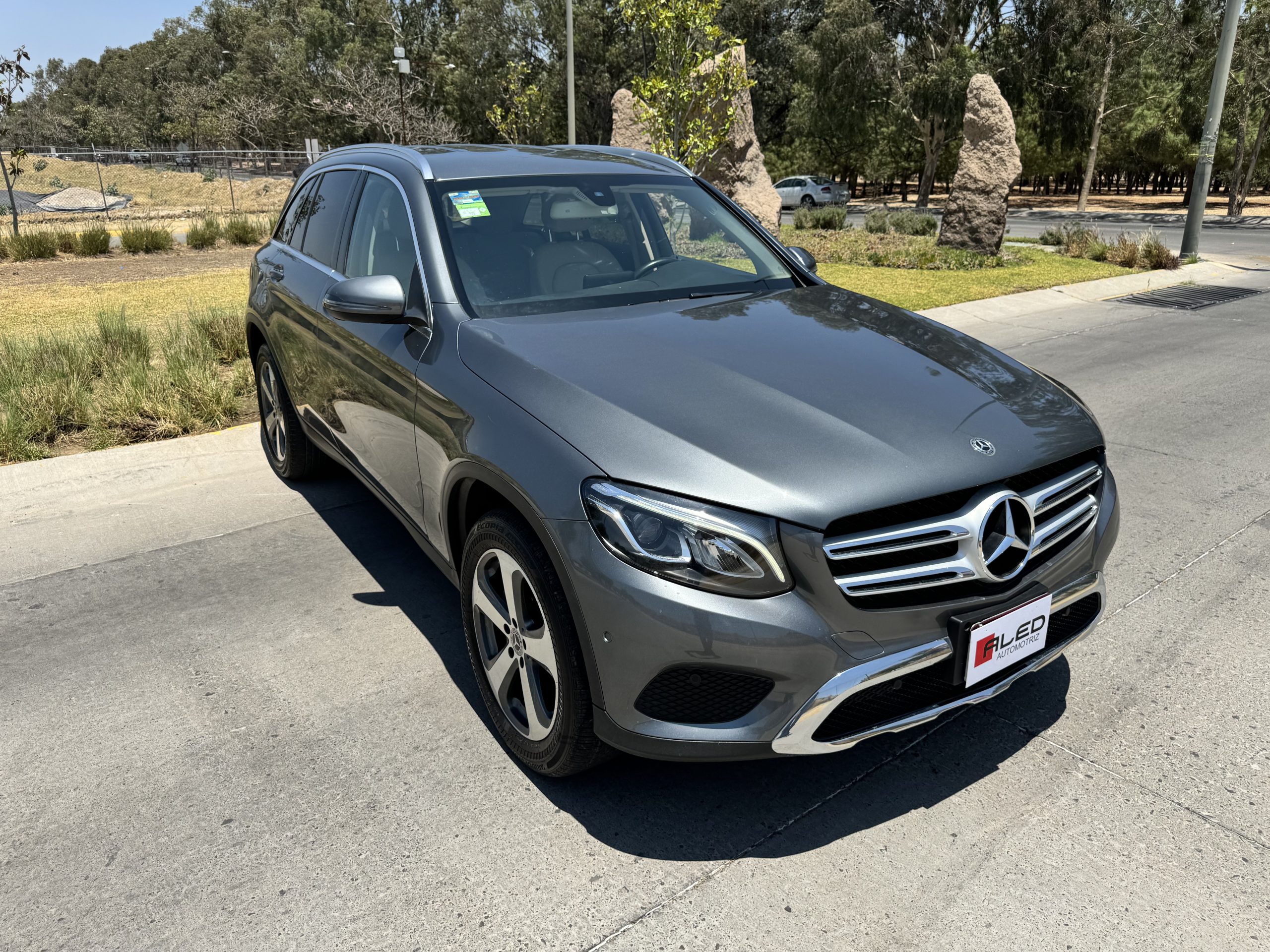 Mercedes-Benz Clase GLC 2020 300 Off Road Automático Gris