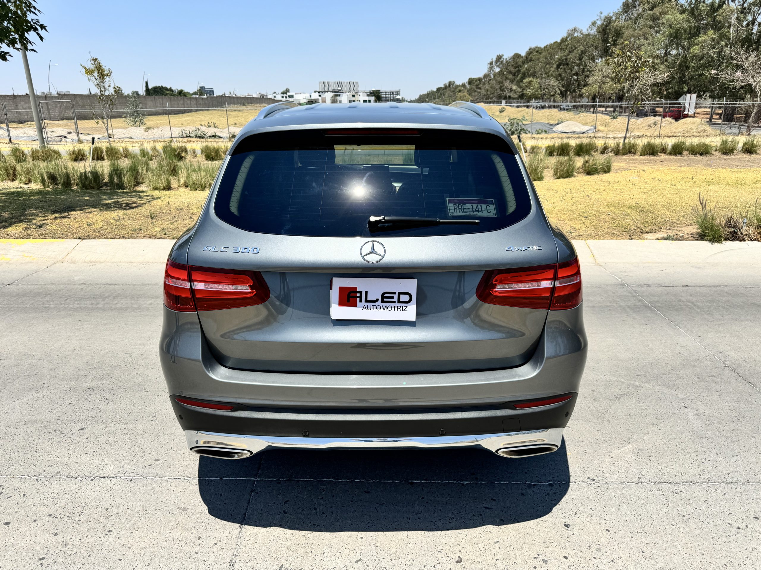 Mercedes-Benz Clase GLC 2020 300 Off Road Automático Gris