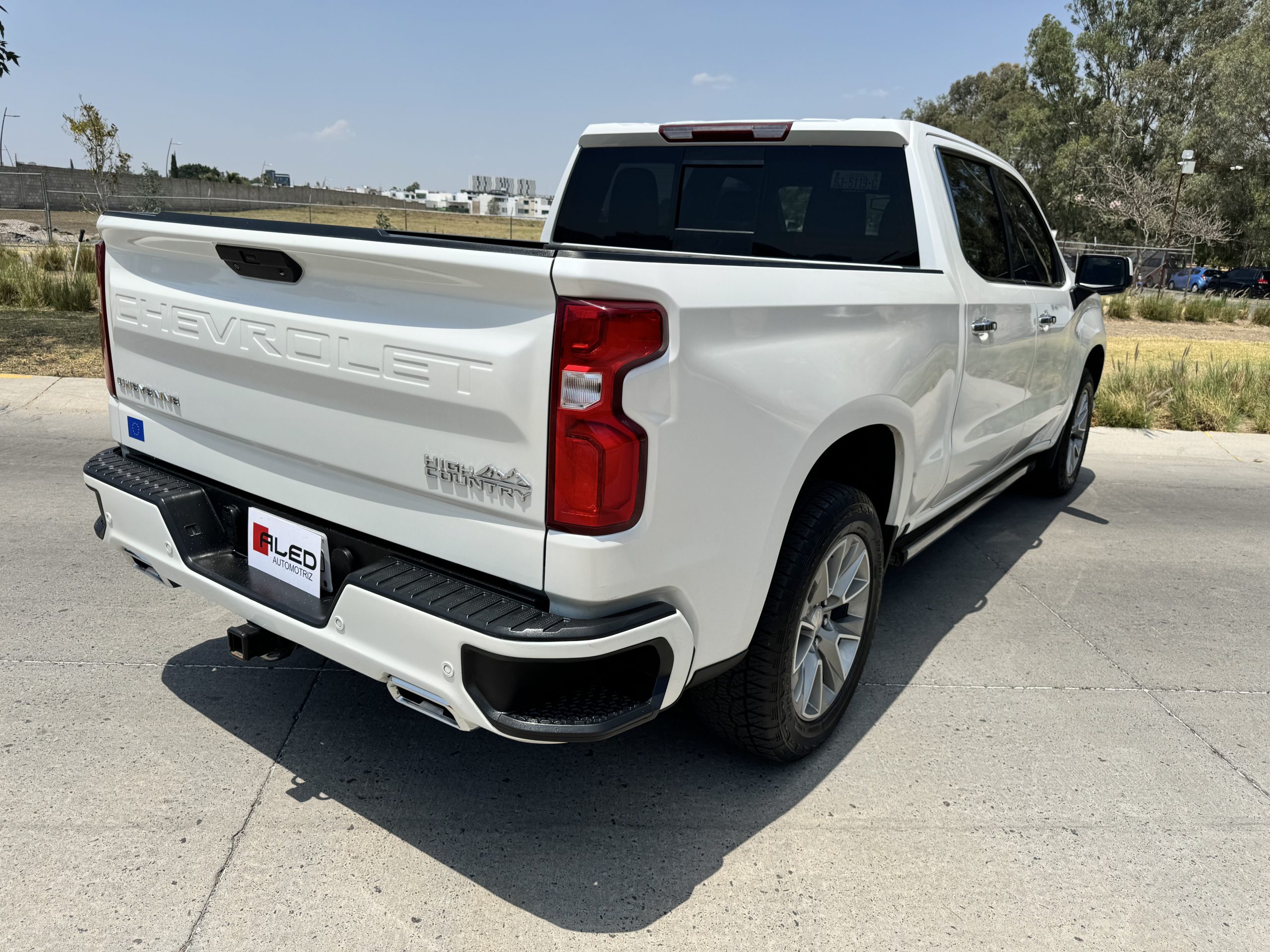 Chevrolet Cheyenne 2021 High Country Automático Blanco