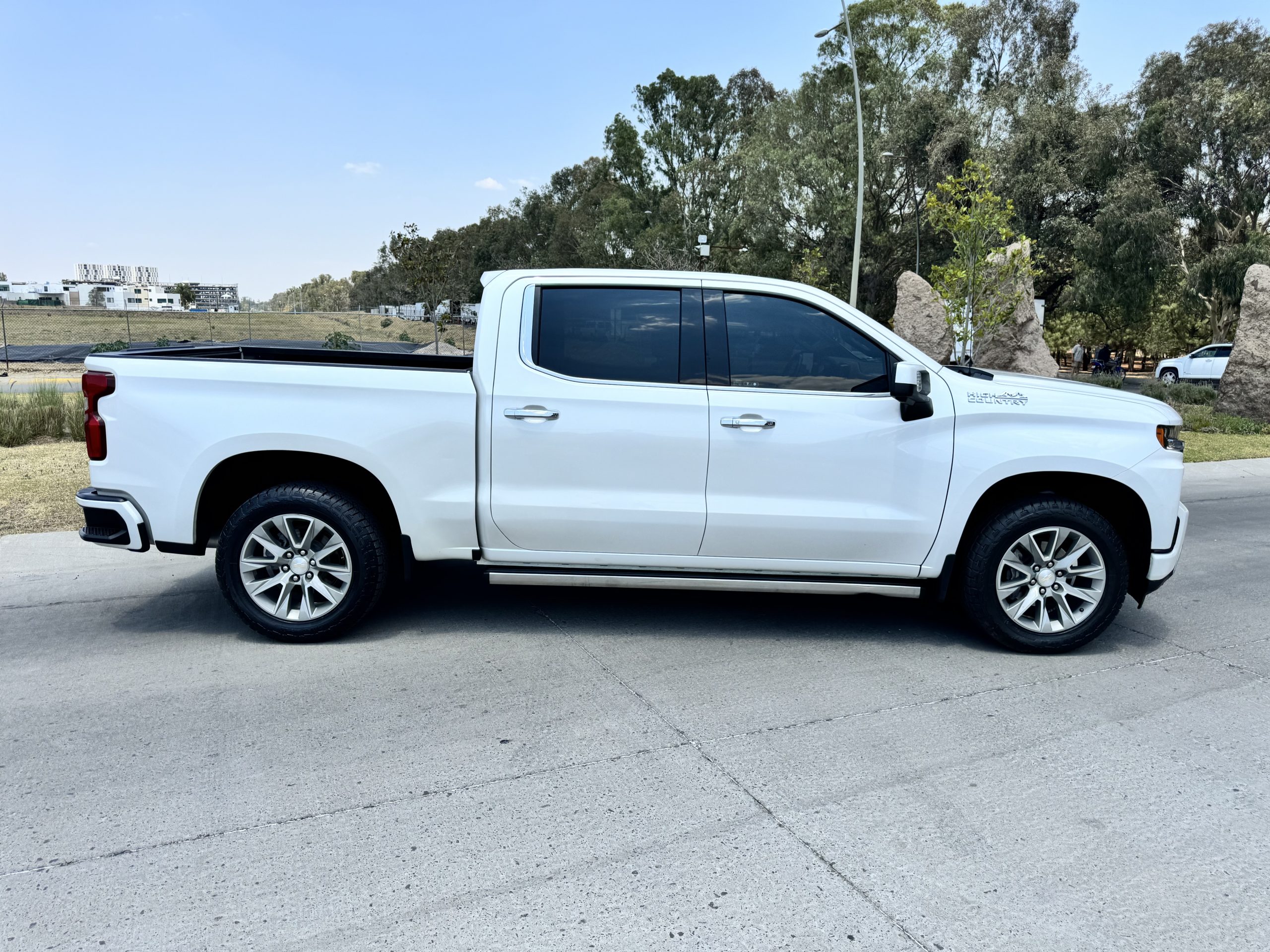Chevrolet Cheyenne 2021 High Country Automático Blanco
