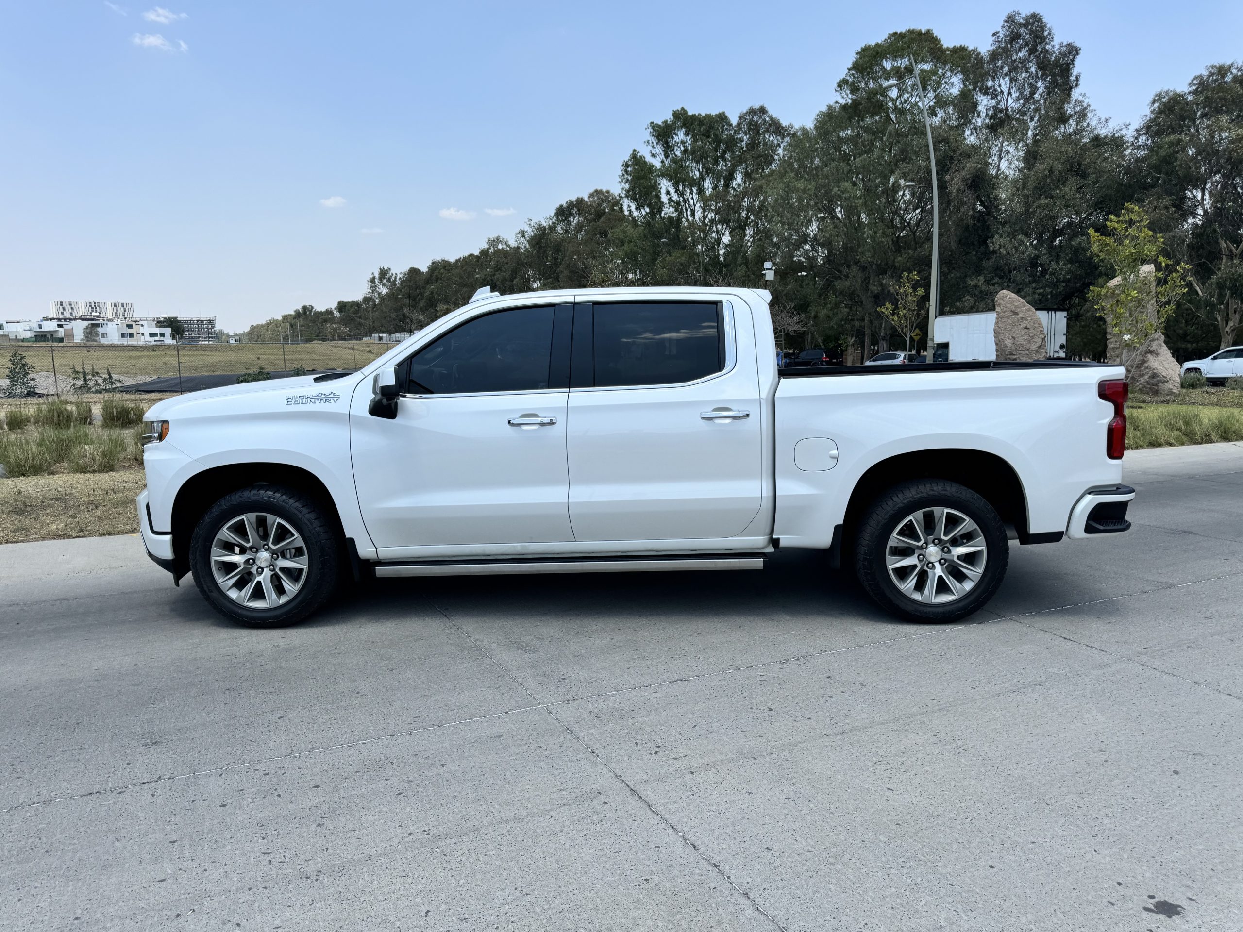 Chevrolet Cheyenne 2021 High Country Automático Blanco