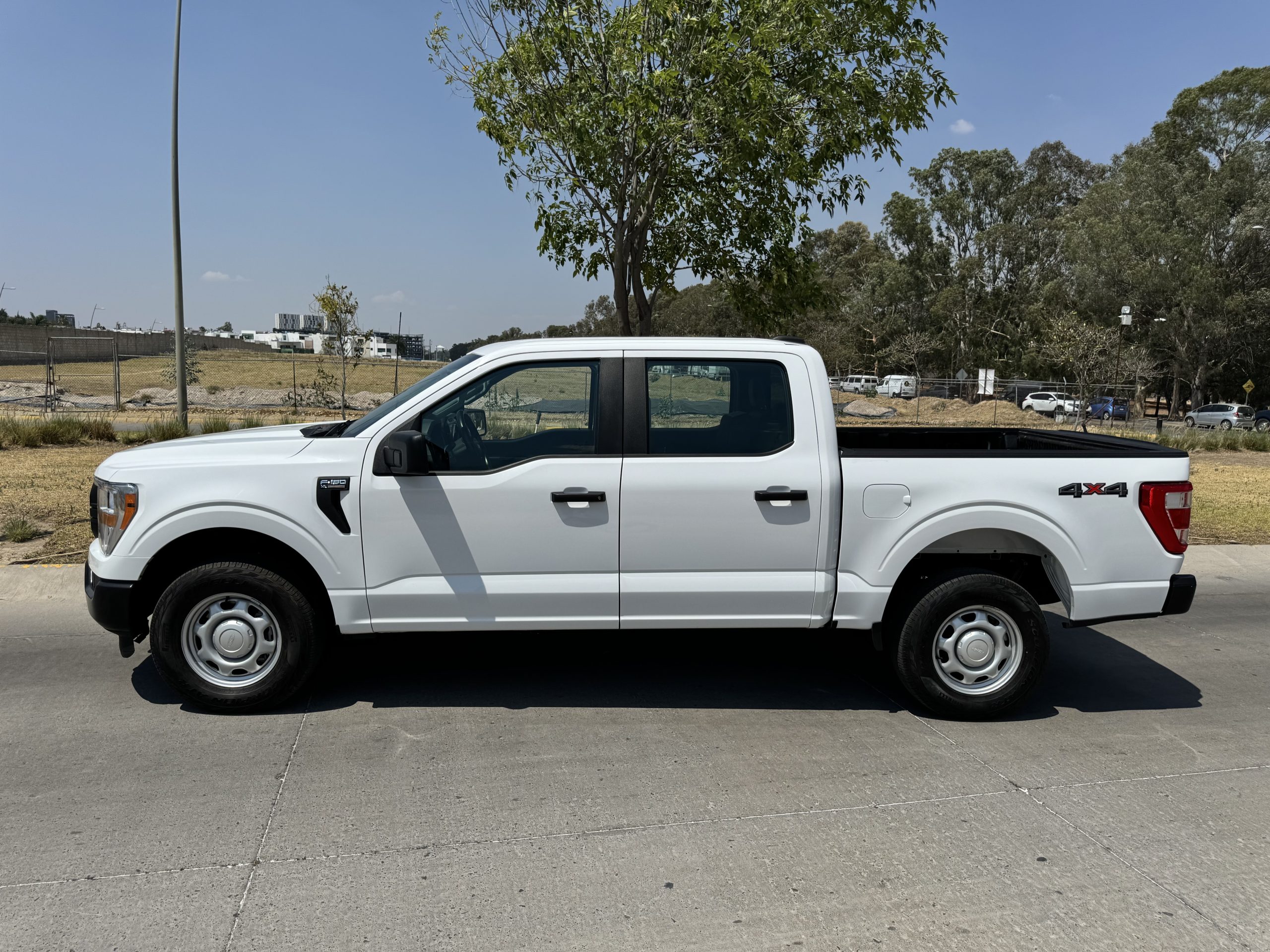 Ford F150 2022 XLT Automático Blanco