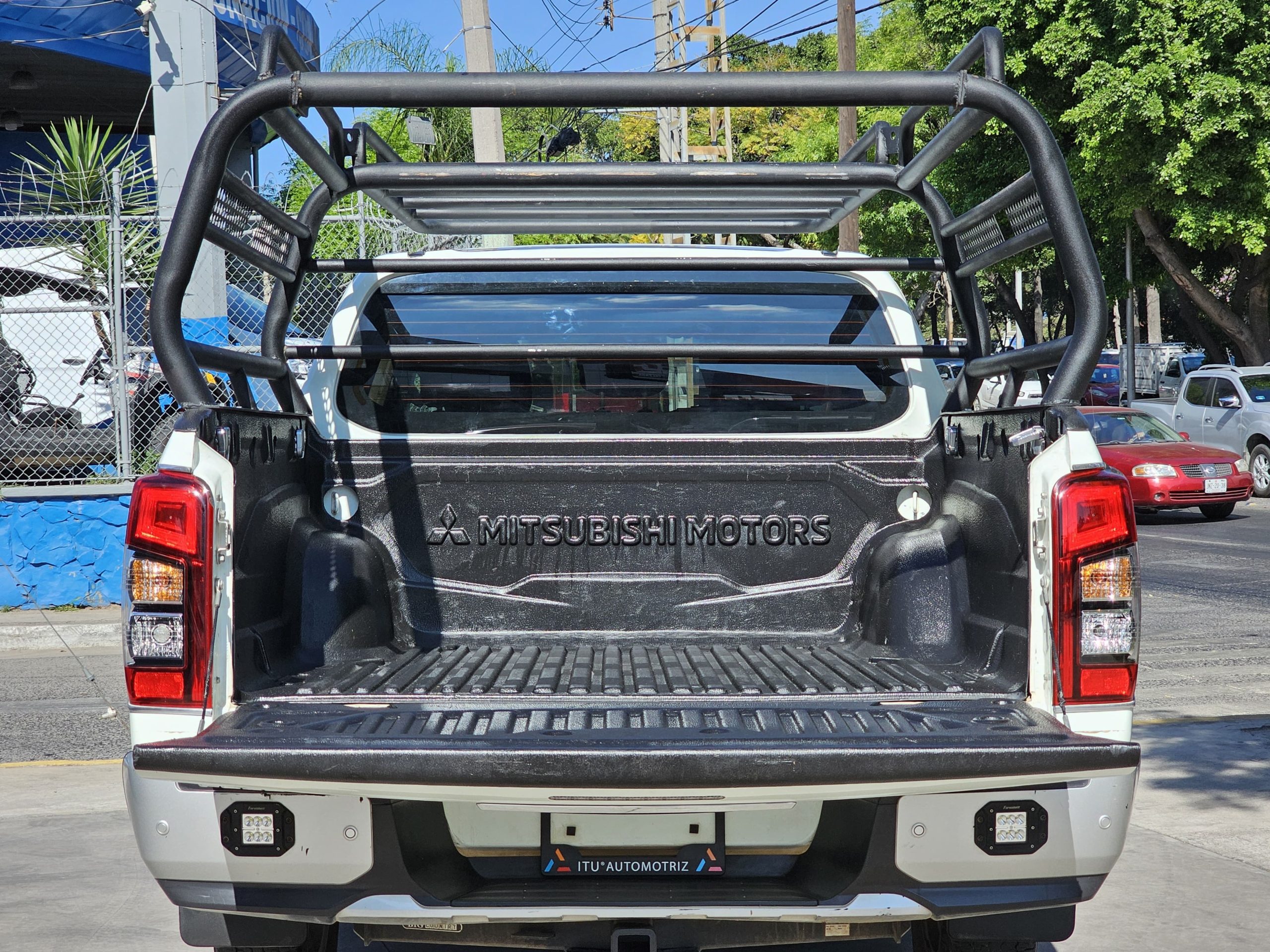 Mitsubishi L200 2022 Diesel 4x4 Manual Blanco