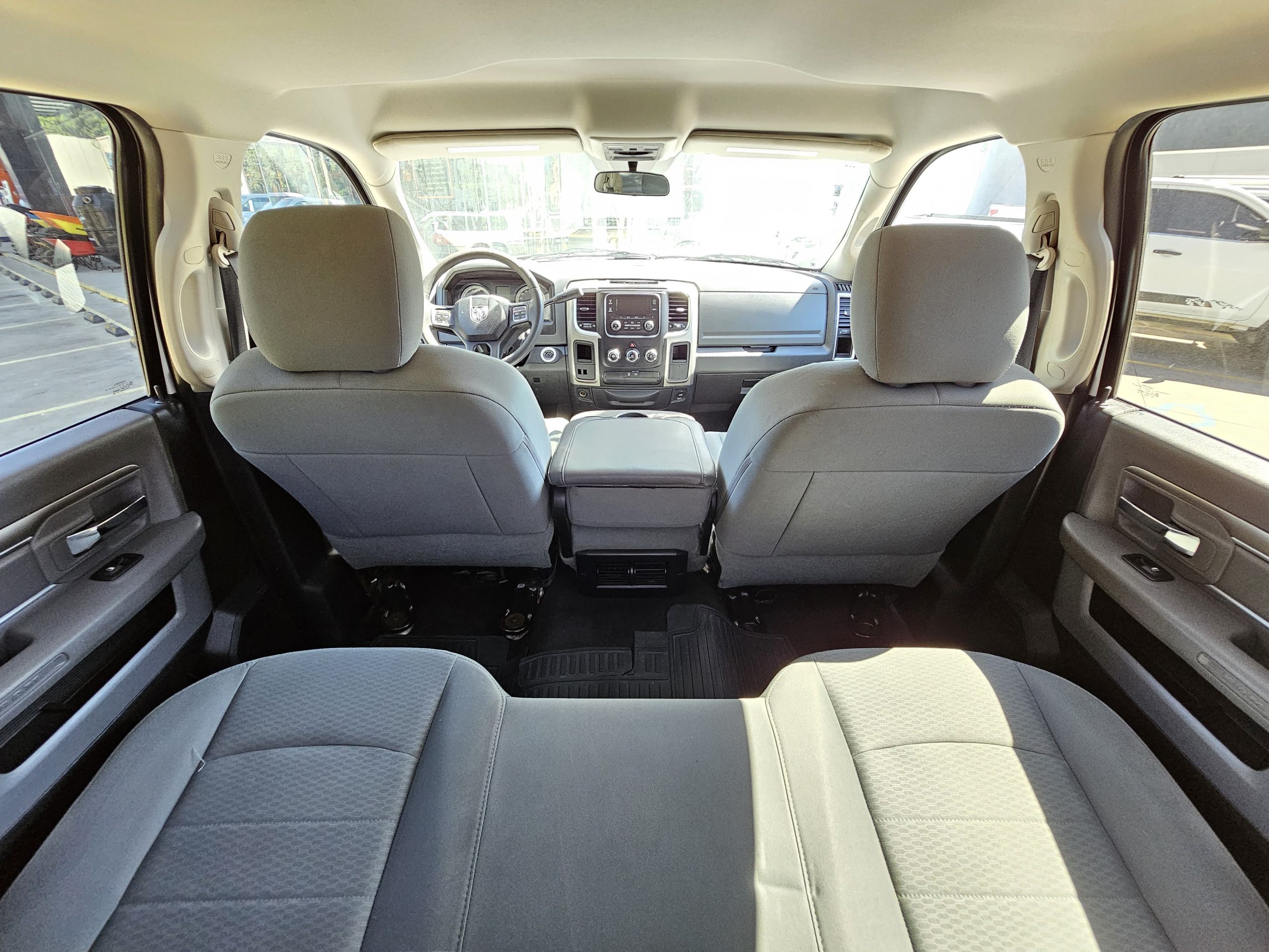 RAM 2500 2017 V8 Crew Cab Automático Blanco