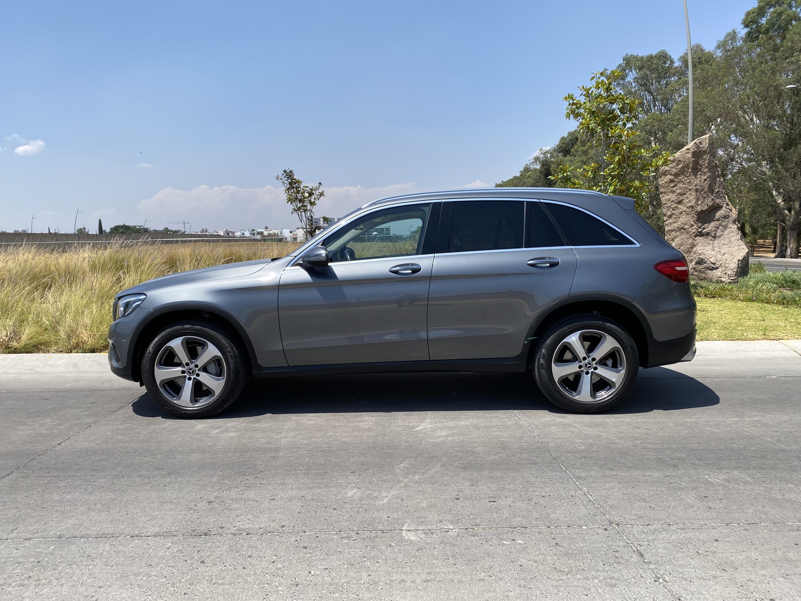 Mercedes-Benz Clase GLC 2019 300 Off Road Automático Gris