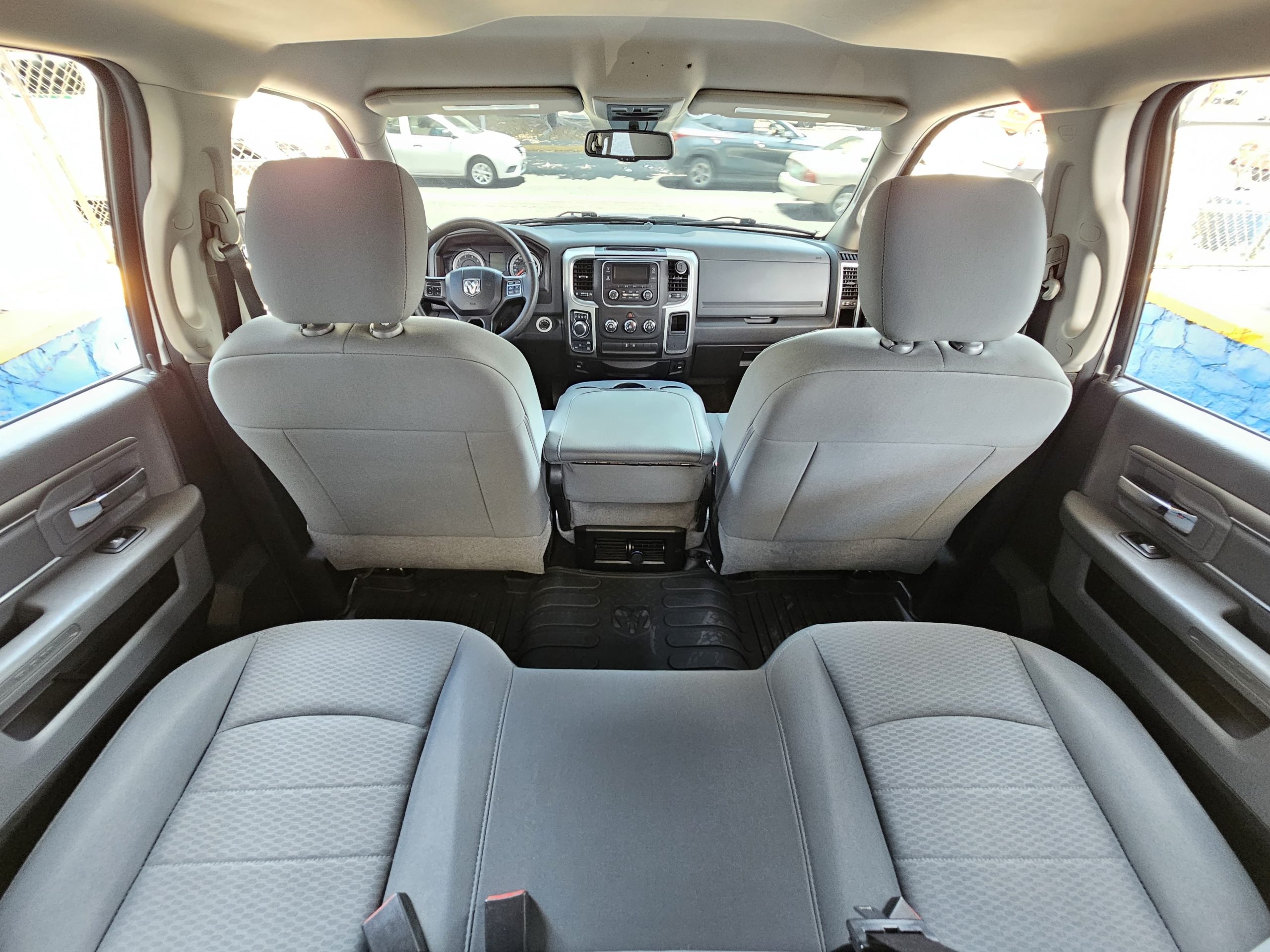 RAM 1500 2018 SLT Doble Cabina 4x4 Automático Blanco