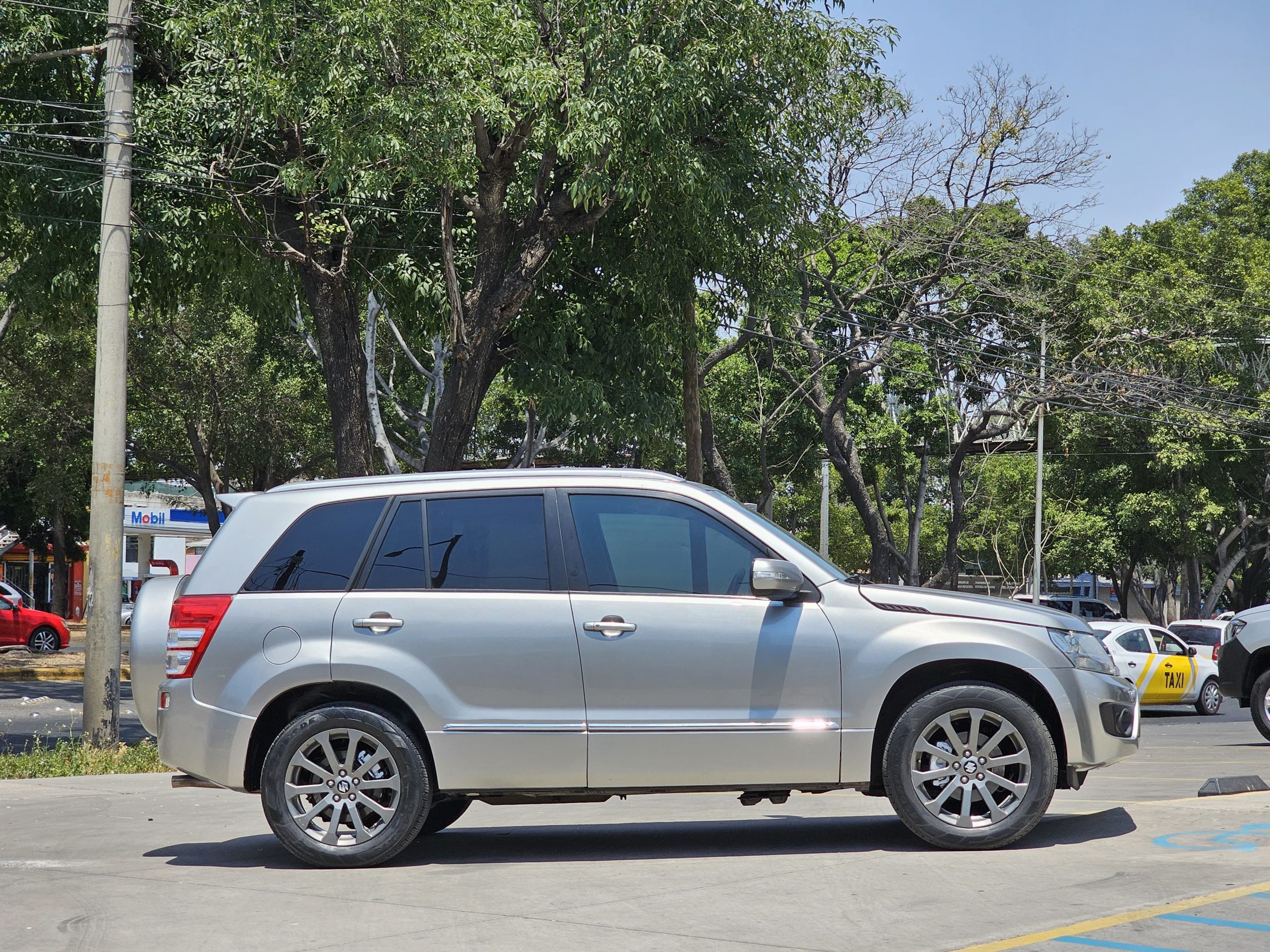 Suzuki Grand Vitara 2015 Special Automático Plata