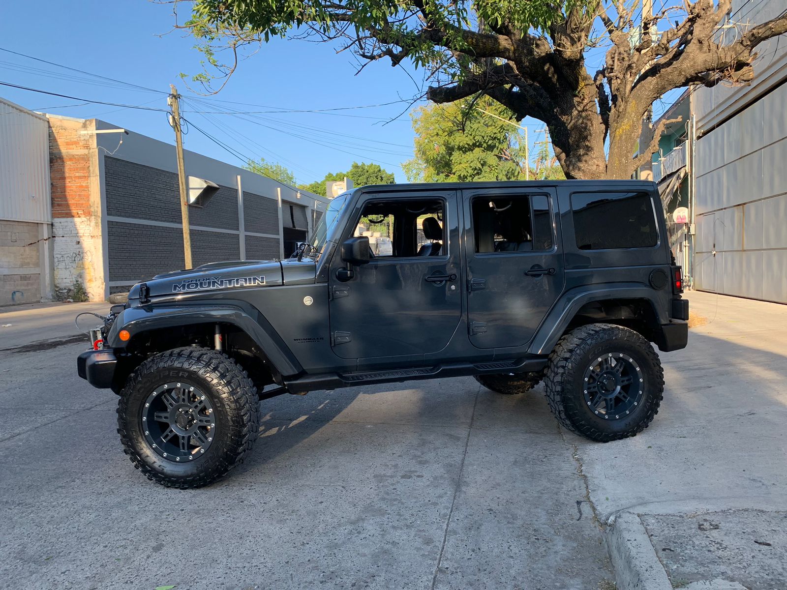 Jeep Wrangler 2017 Unlimited Sahara 4x4 Automático Gris