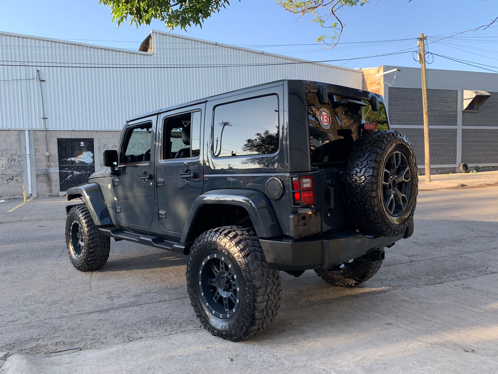 Jeep Wrangler 2017 Unlimited Sahara 4x4 Automático Gris