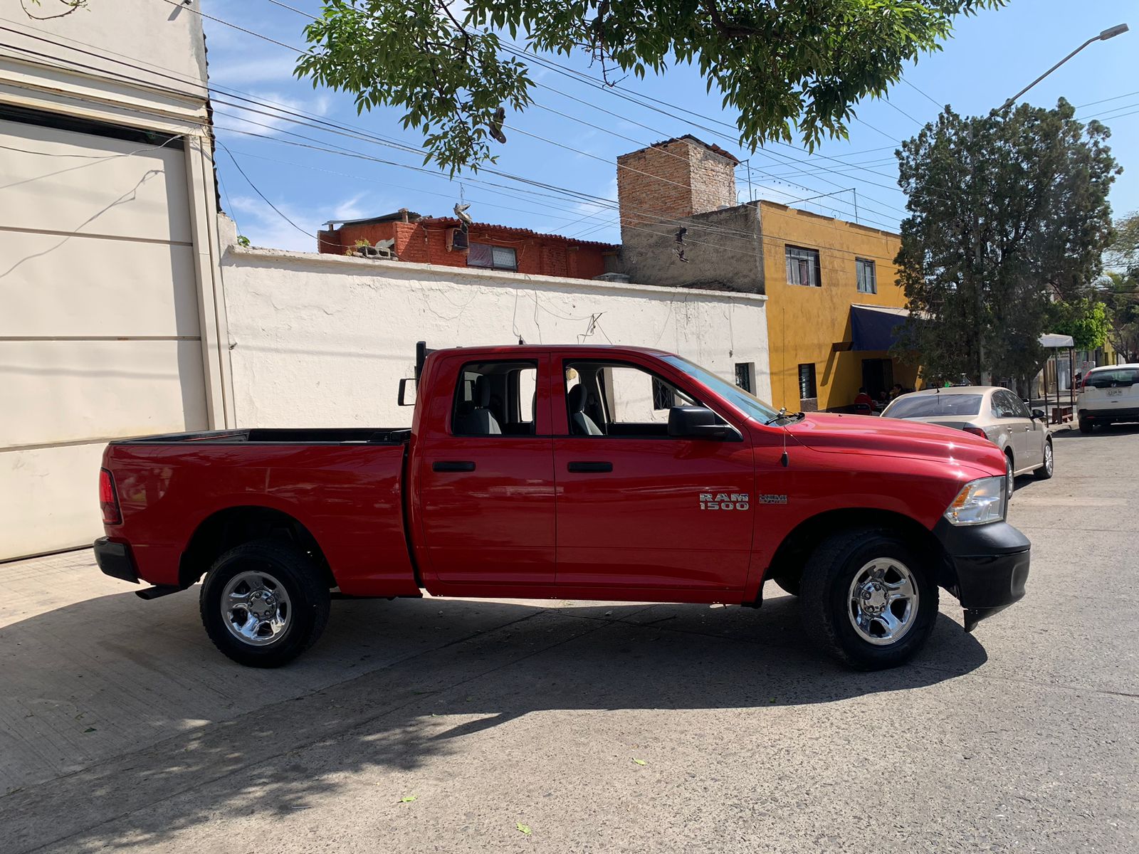 Dodge RAM 2014 1500 Hemi 4x4 Automático Rojo