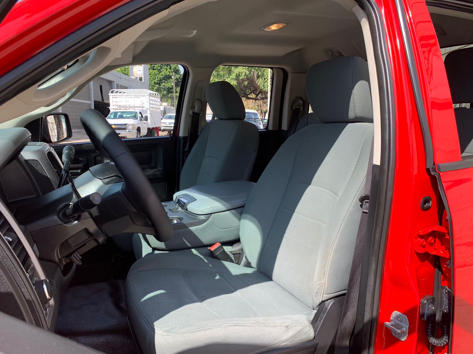 Dodge RAM 2014 1500 Hemi 4x4 Automático Rojo