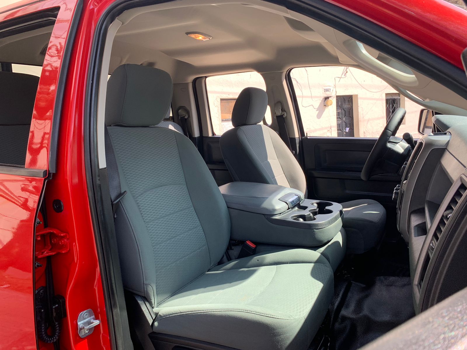 Dodge RAM 2014 1500 Hemi 4x4 Automático Rojo