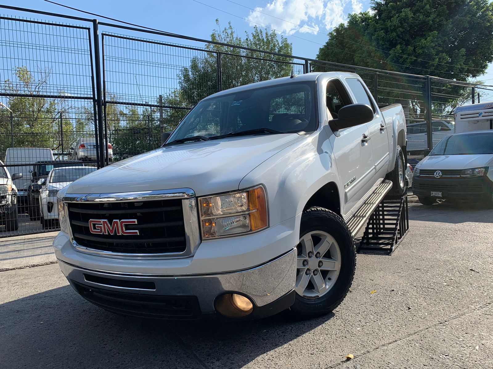 GMC Sierra 2011 Crew Cab V8 4x4 Automático Blanco