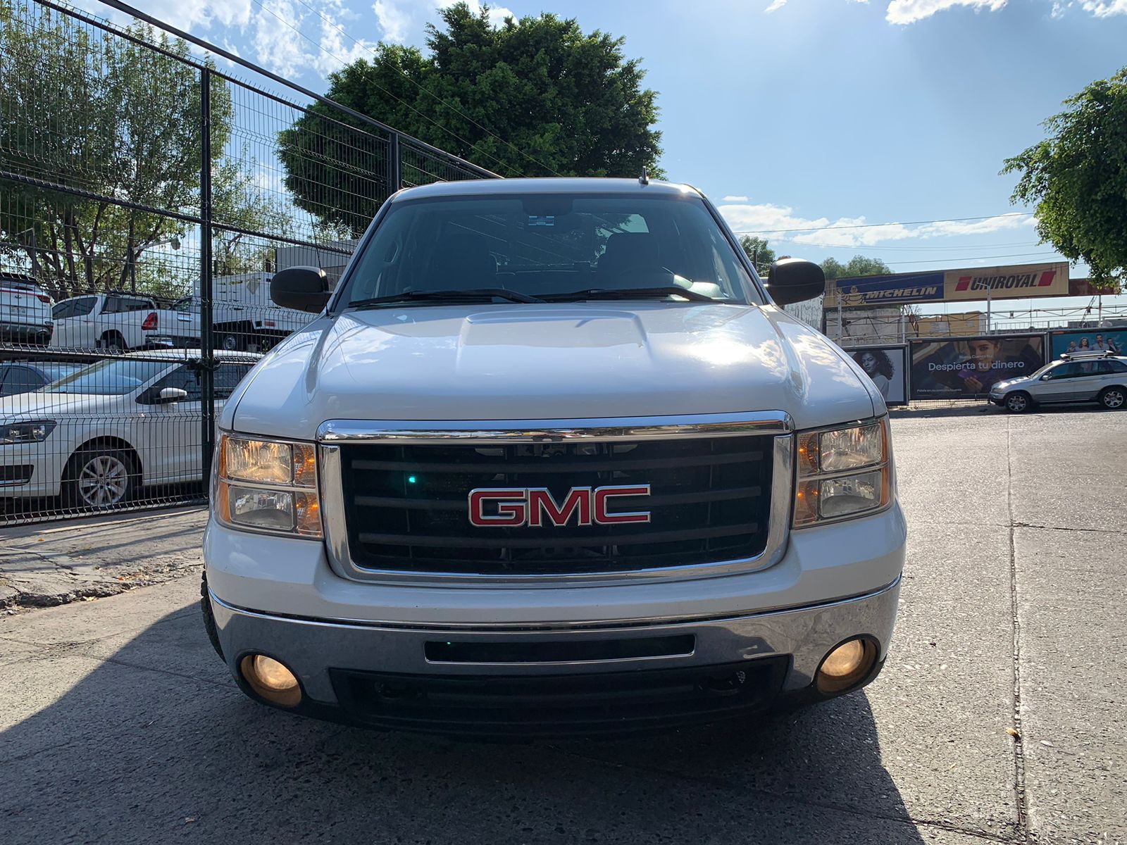 GMC Sierra 2011 Crew Cab V8 4x4 Automático Blanco