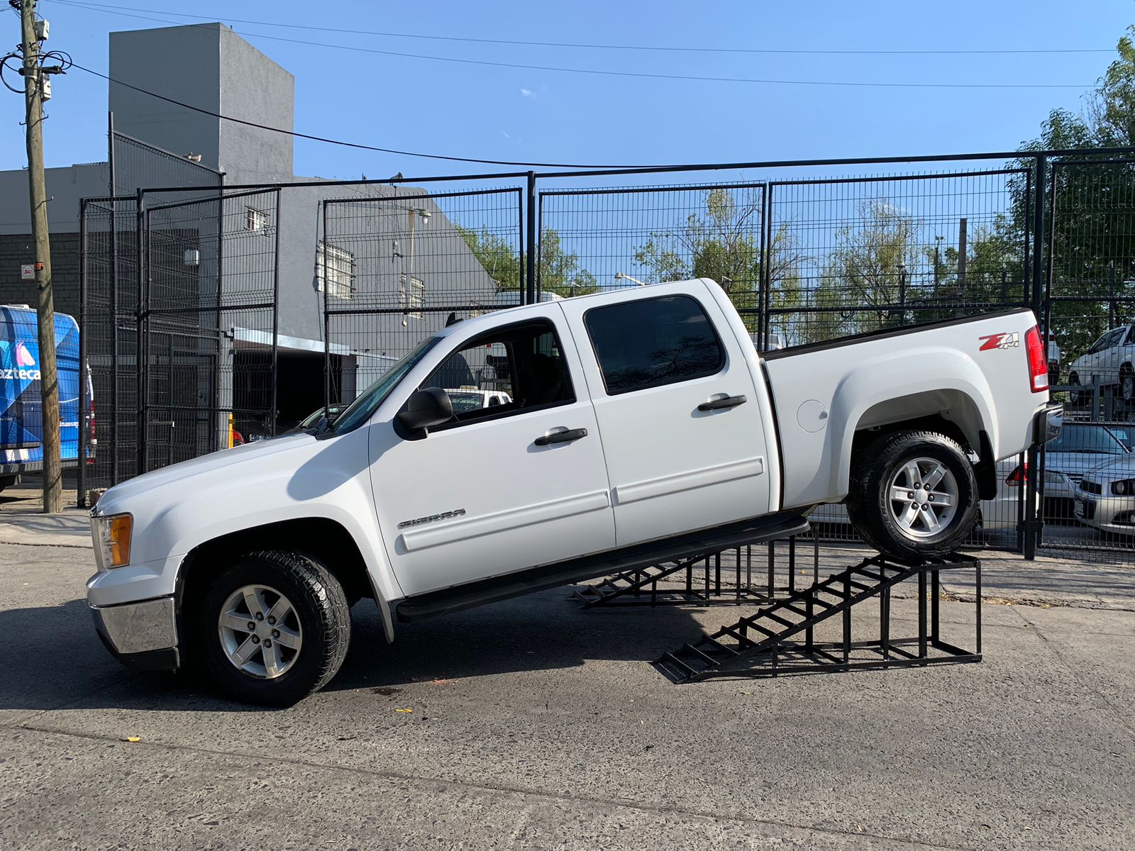 GMC Sierra 2011 Crew Cab V8 4x4 Automático Blanco