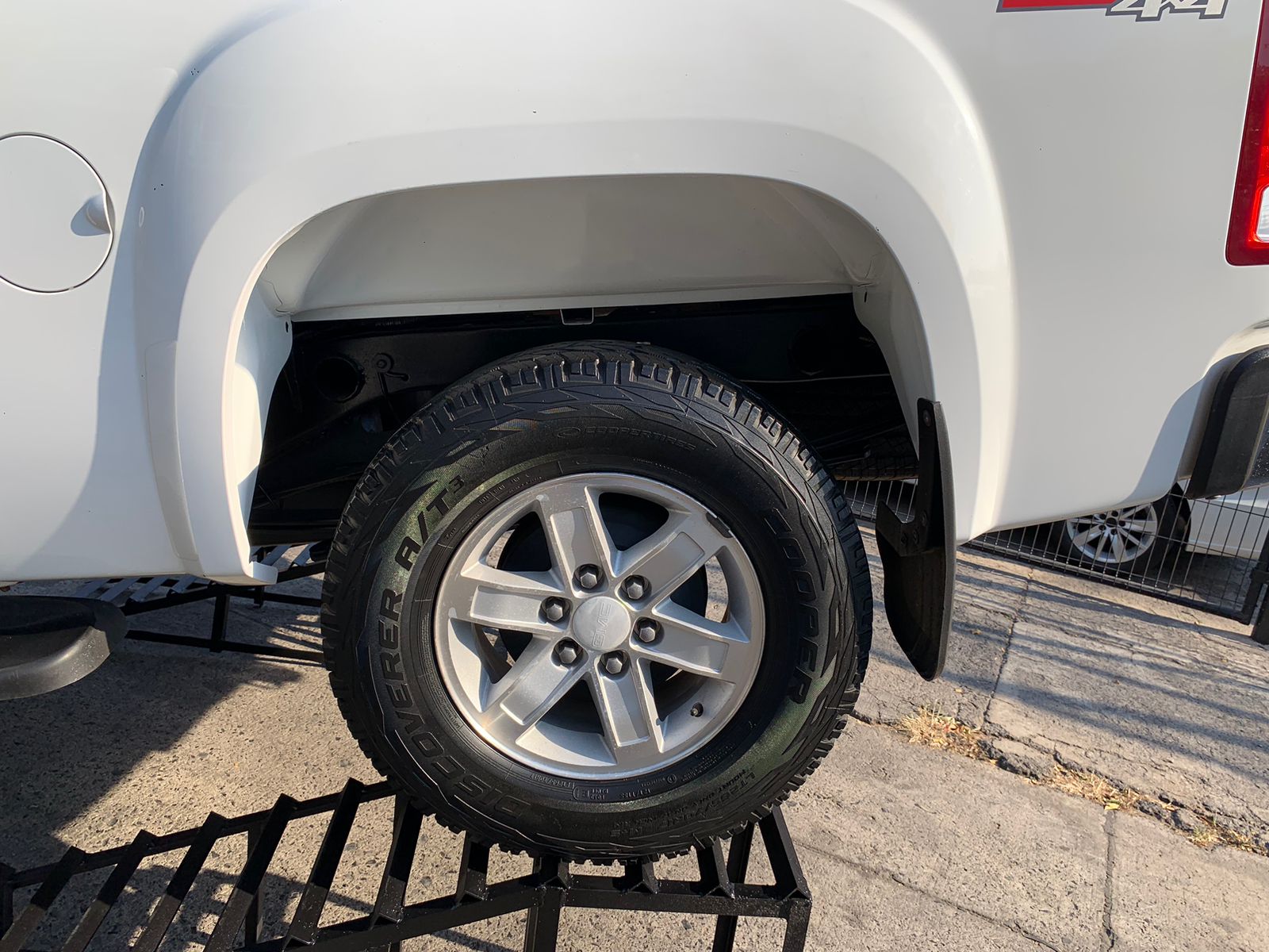 GMC Sierra 2011 Crew Cab V8 4x4 Automático Blanco