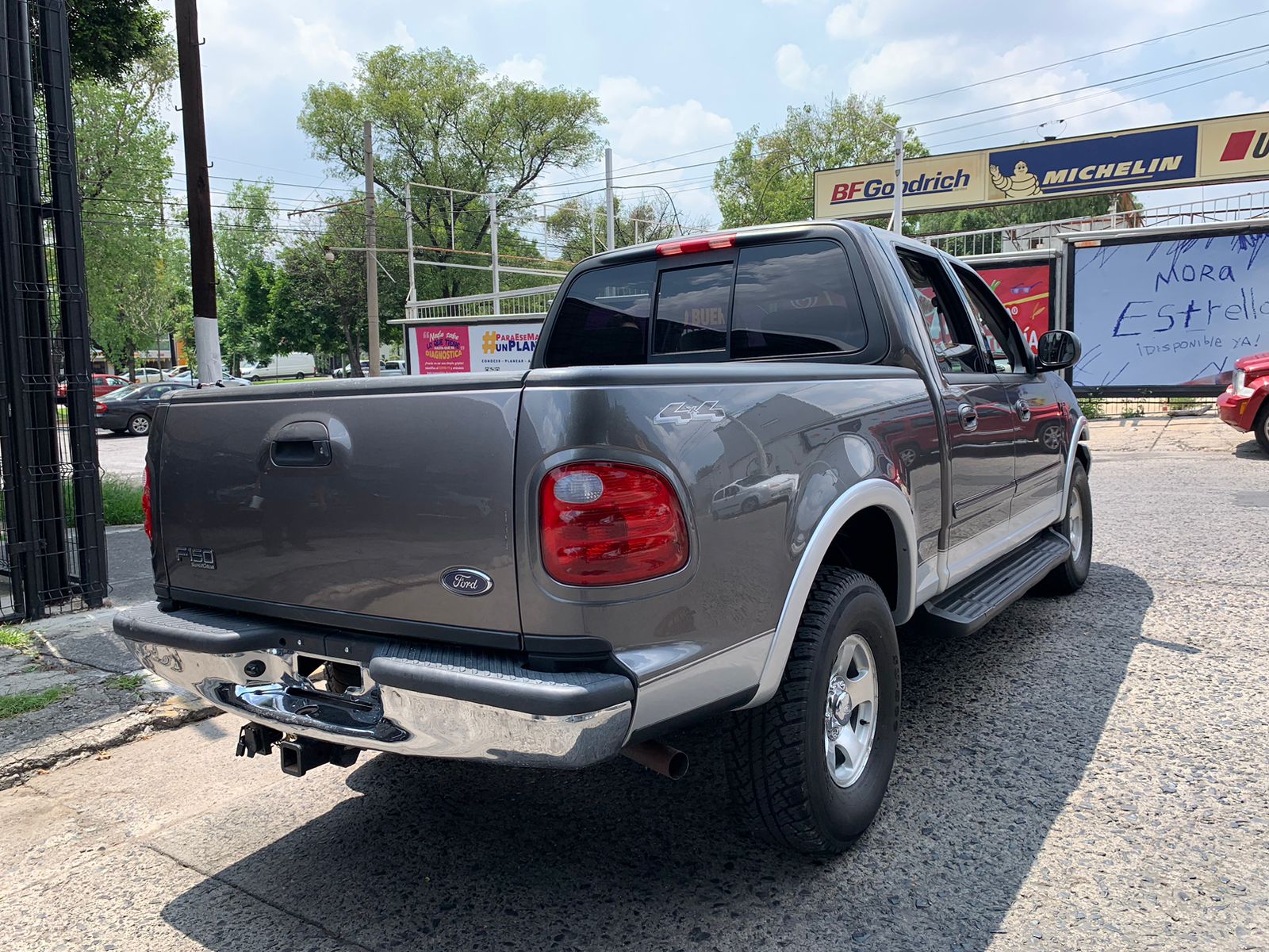 Ford Lobo 2003 4x4 Automático Gris