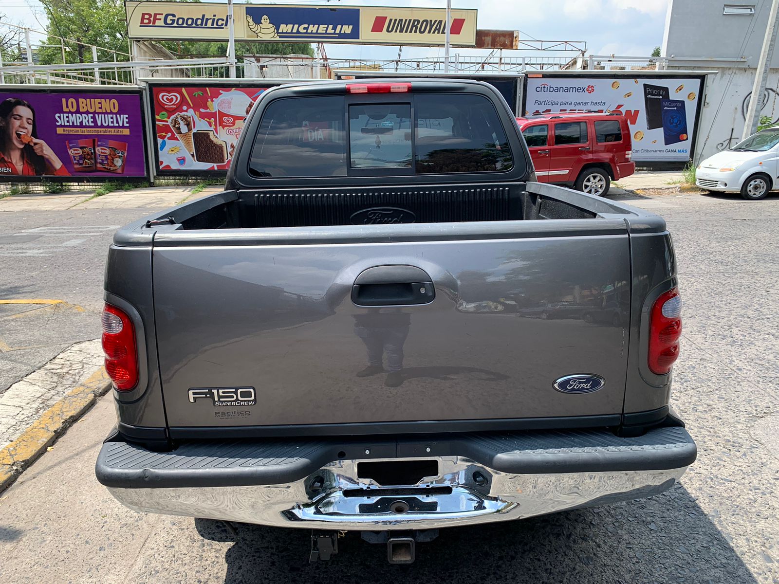 Ford Lobo 2003 4x4 Automático Gris