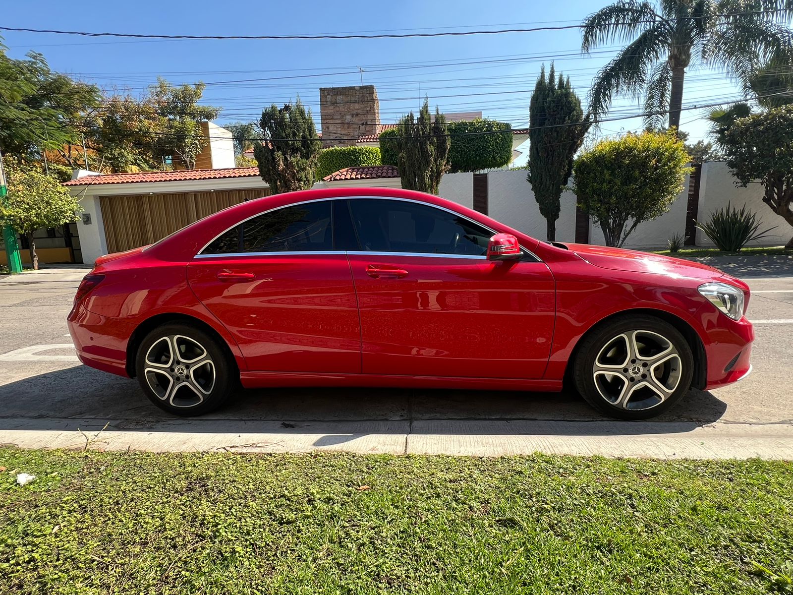 Mercedes-Benz Clase CLA 2018 200 CGI SPORT Automático Rojo