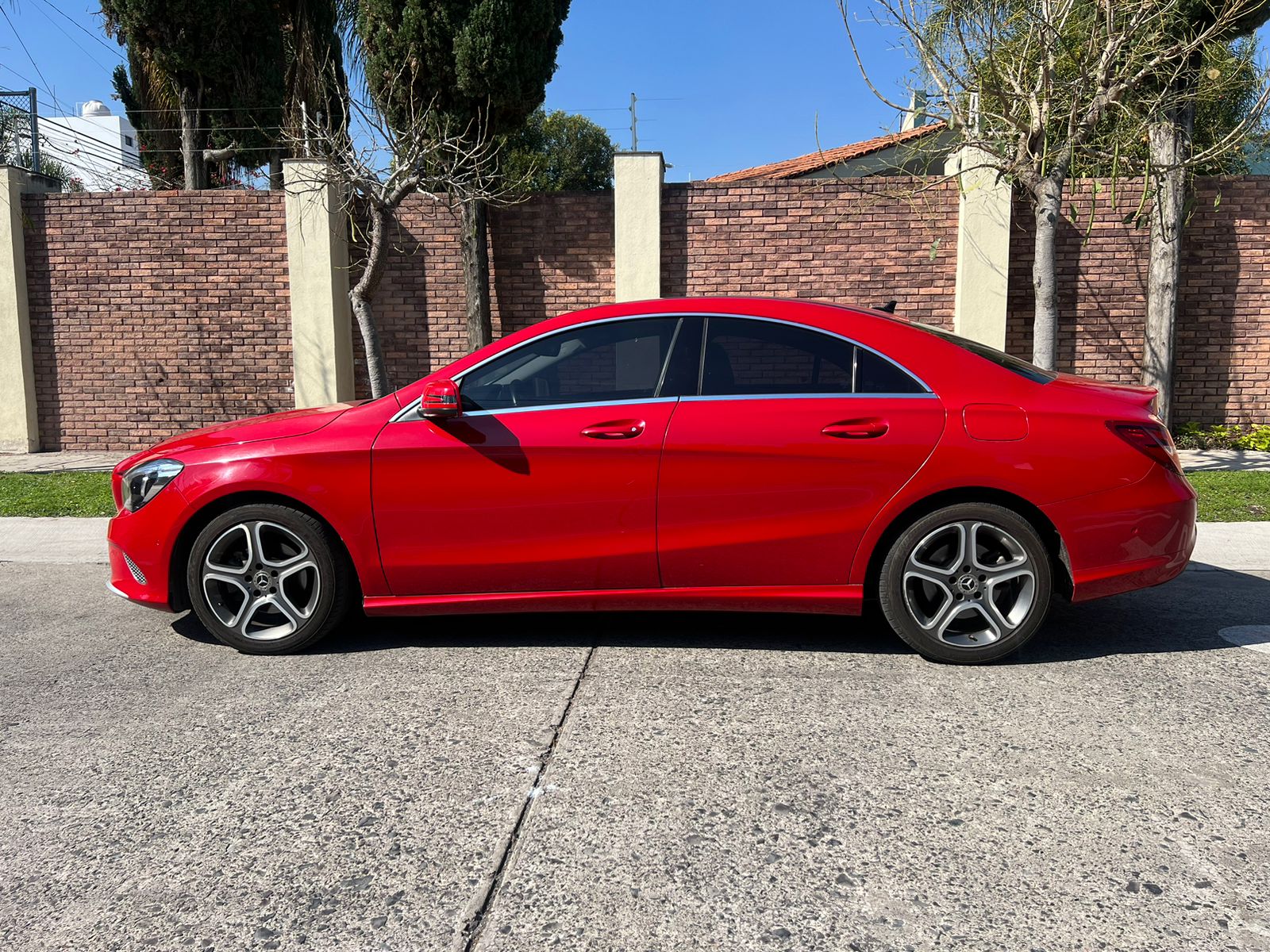 Mercedes-Benz Clase CLA 2018 200 CGI SPORT Automático Rojo