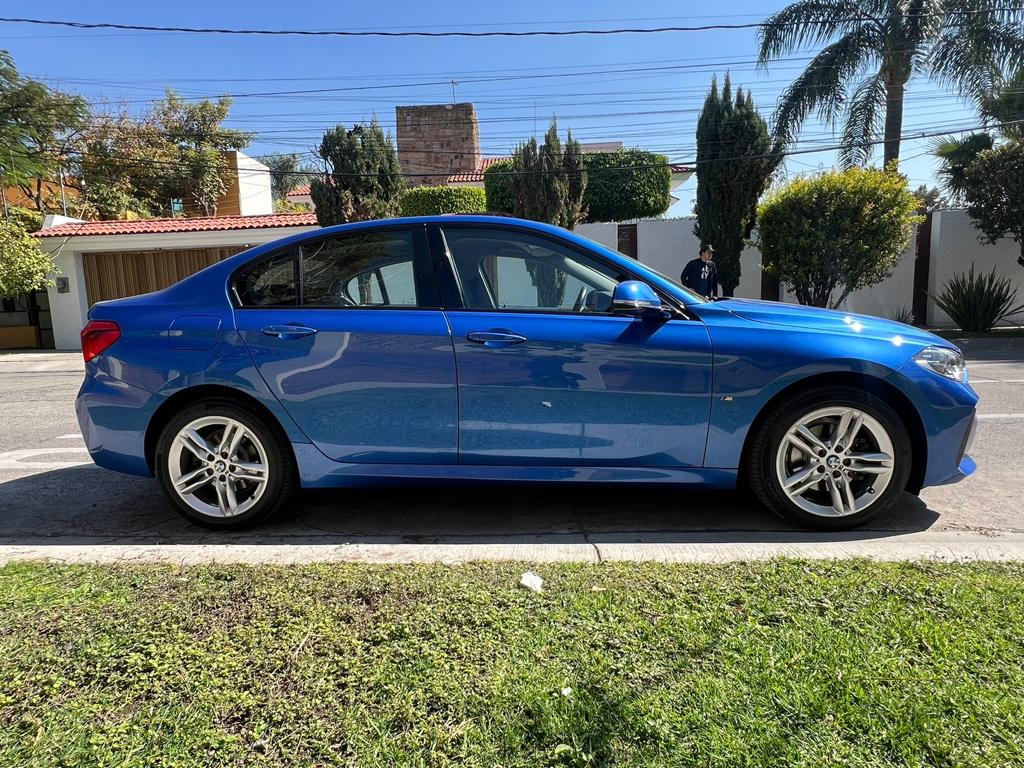 BMW Serie 1 2020 118iA M SPORT Automático Azul