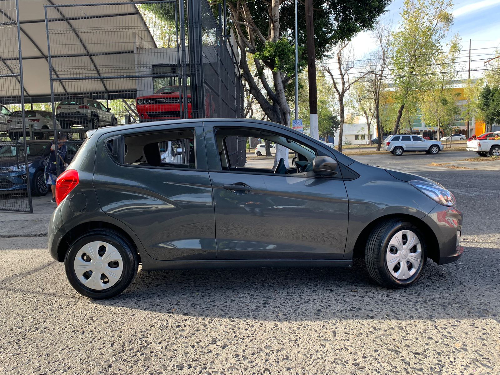 Chevrolet Spark 2019 LT AT Manual Gris