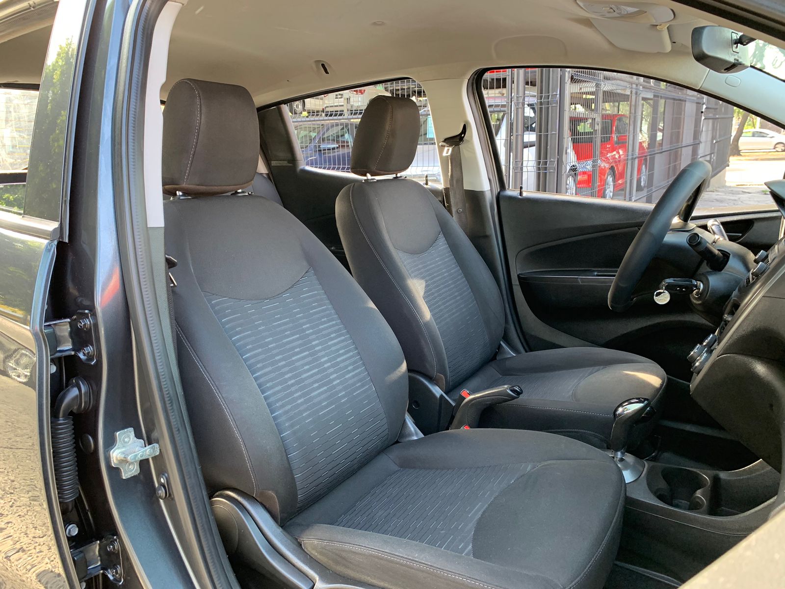 Chevrolet Spark 2019 LT AT Manual Gris